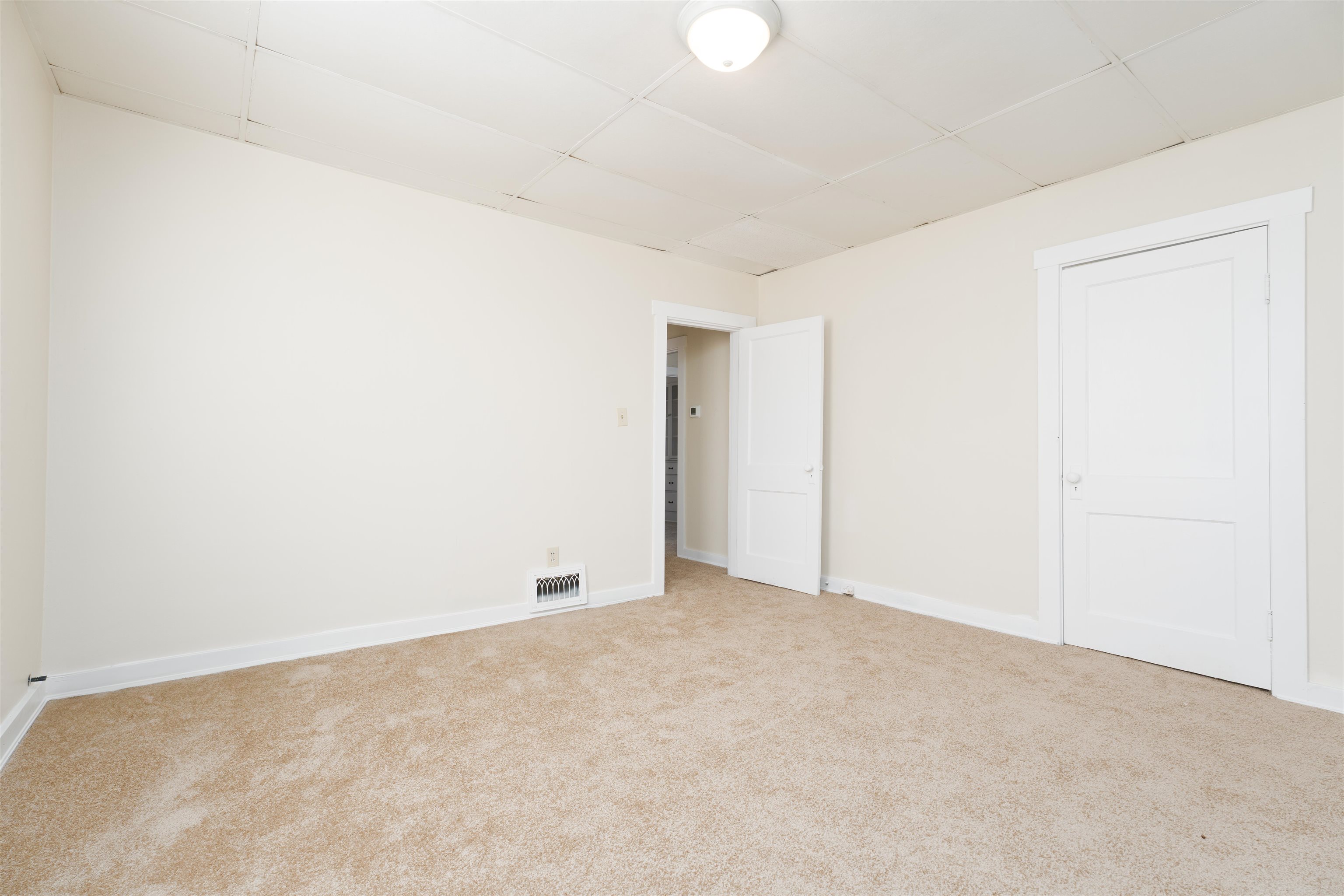 402 21st Street, Owensboro, Kentucky 42303, 2 Bedrooms Bedrooms, ,1 BathroomBathrooms,Single Family Residence,For Sale,21st Street,90474