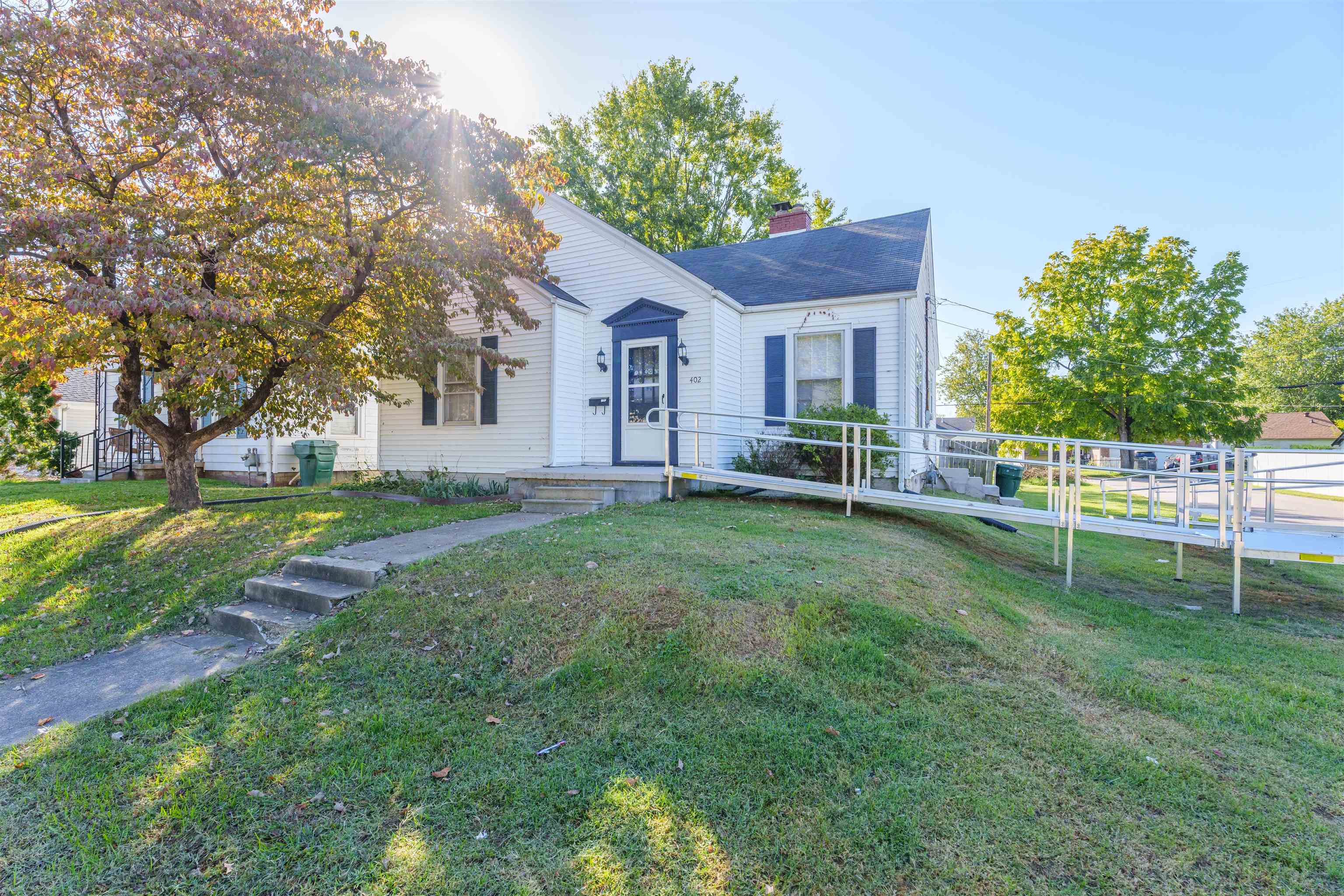 402 21st Street, Owensboro, Kentucky 42303, 2 Bedrooms Bedrooms, ,1 BathroomBathrooms,Single Family Residence,For Sale,21st Street,90474