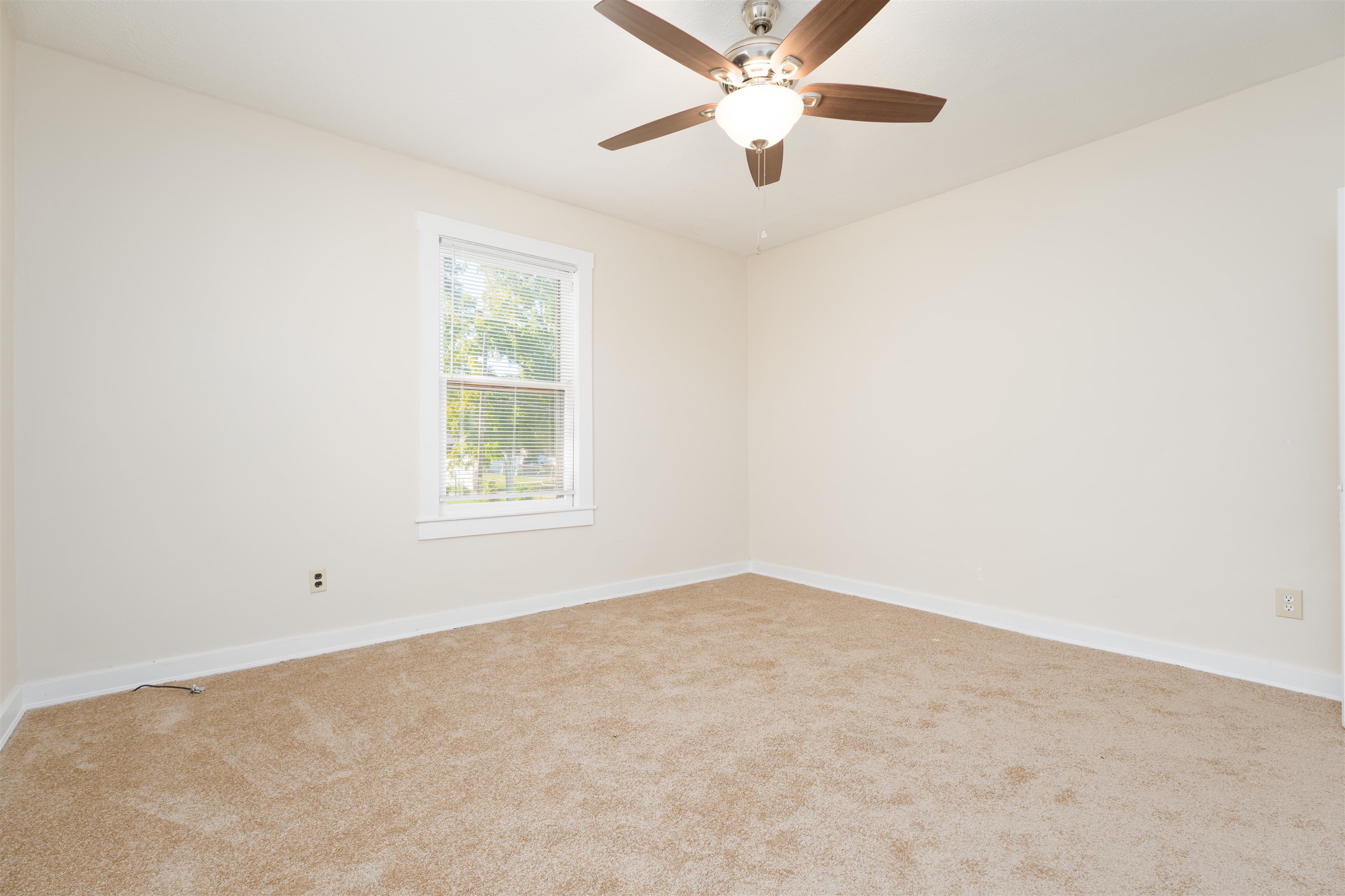 402 21st Street, Owensboro, Kentucky 42303, 2 Bedrooms Bedrooms, ,1 BathroomBathrooms,Single Family Residence,For Sale,21st Street,90474