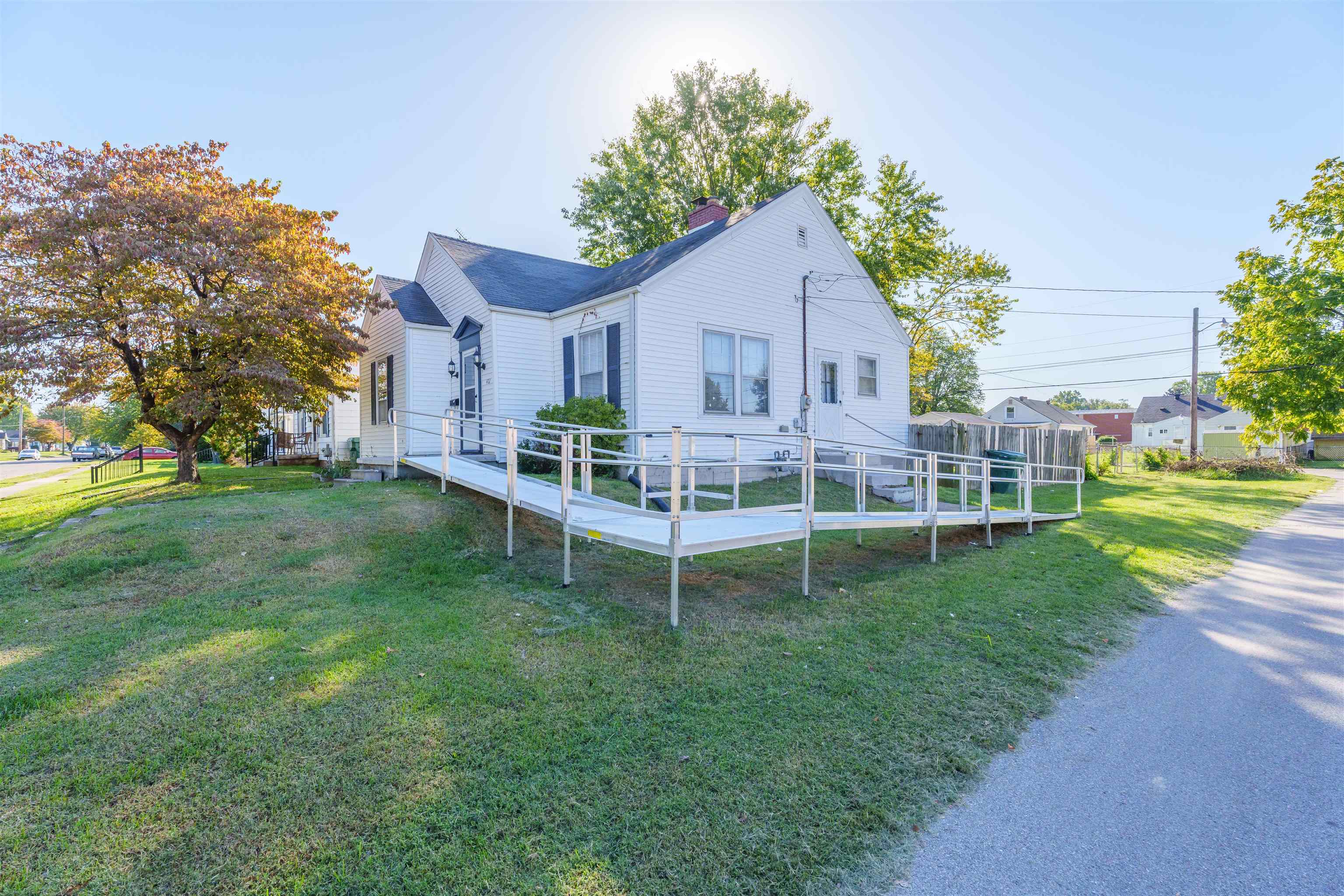 402 21st Street, Owensboro, Kentucky 42303, 2 Bedrooms Bedrooms, ,1 BathroomBathrooms,Single Family Residence,For Sale,21st Street,90474