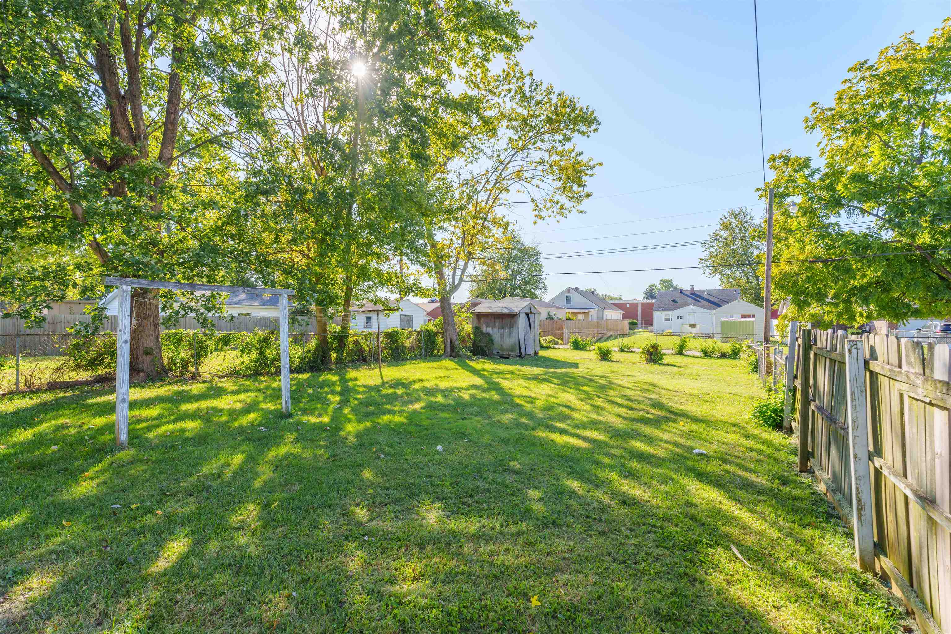402 21st Street, Owensboro, Kentucky 42303, 2 Bedrooms Bedrooms, ,1 BathroomBathrooms,Single Family Residence,For Sale,21st Street,90474