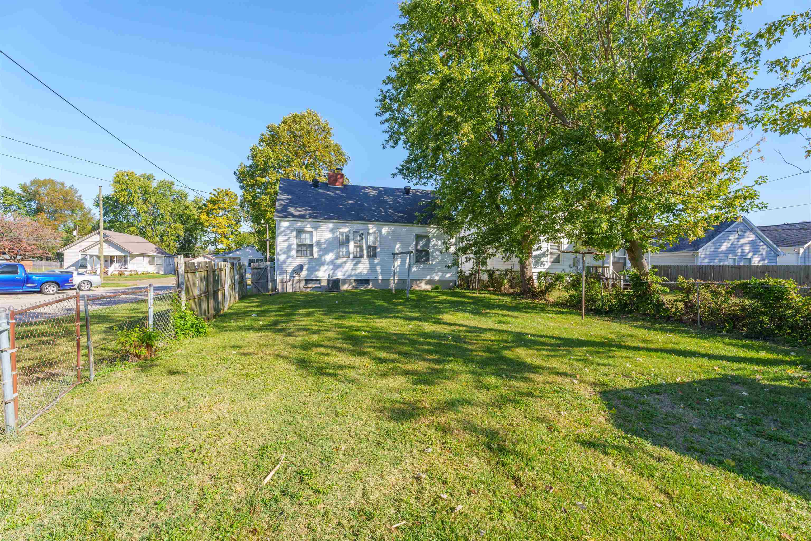 402 21st Street, Owensboro, Kentucky 42303, 2 Bedrooms Bedrooms, ,1 BathroomBathrooms,Single Family Residence,For Sale,21st Street,90474