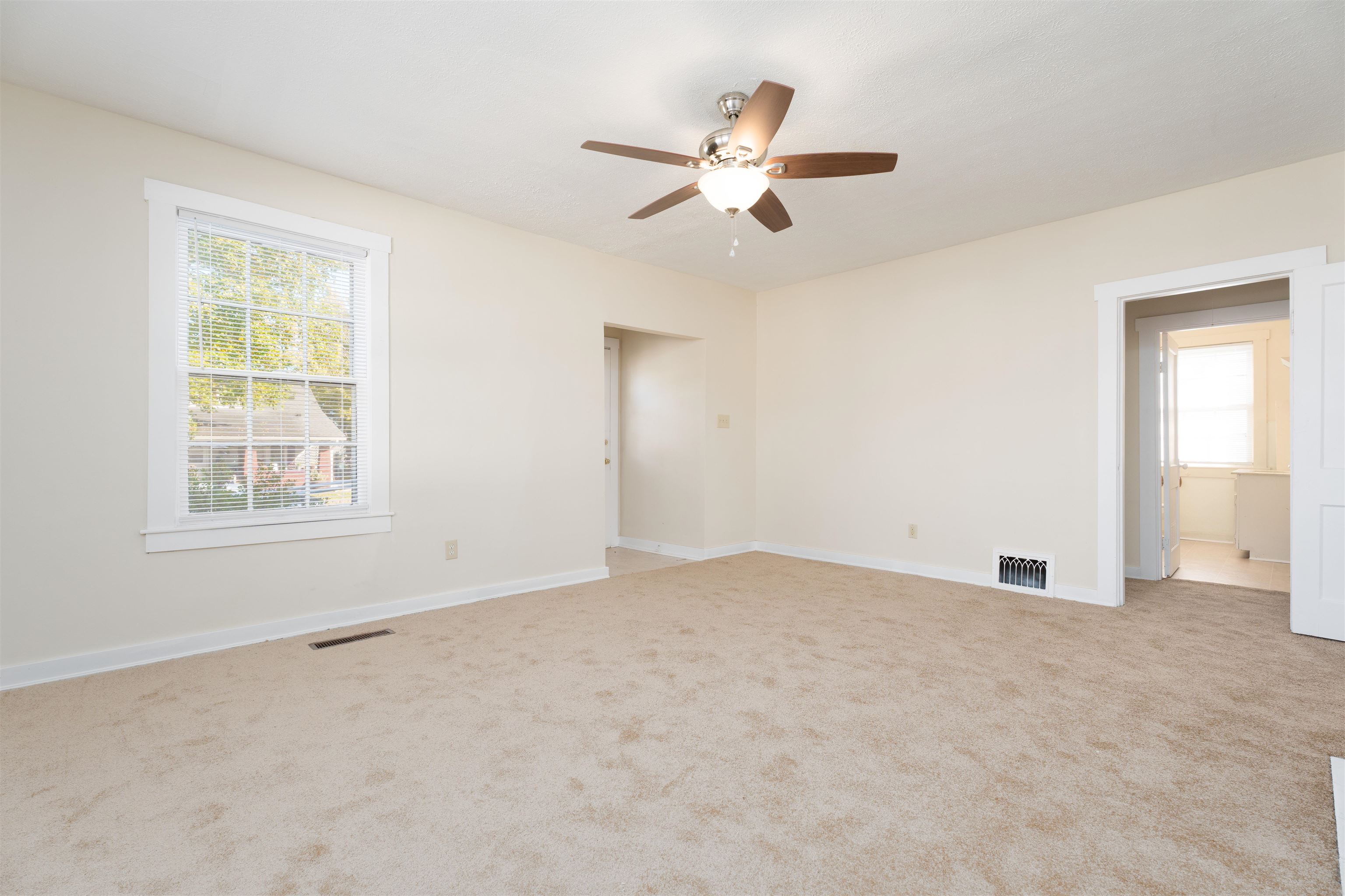 402 21st Street, Owensboro, Kentucky 42303, 2 Bedrooms Bedrooms, ,1 BathroomBathrooms,Single Family Residence,For Sale,21st Street,90474