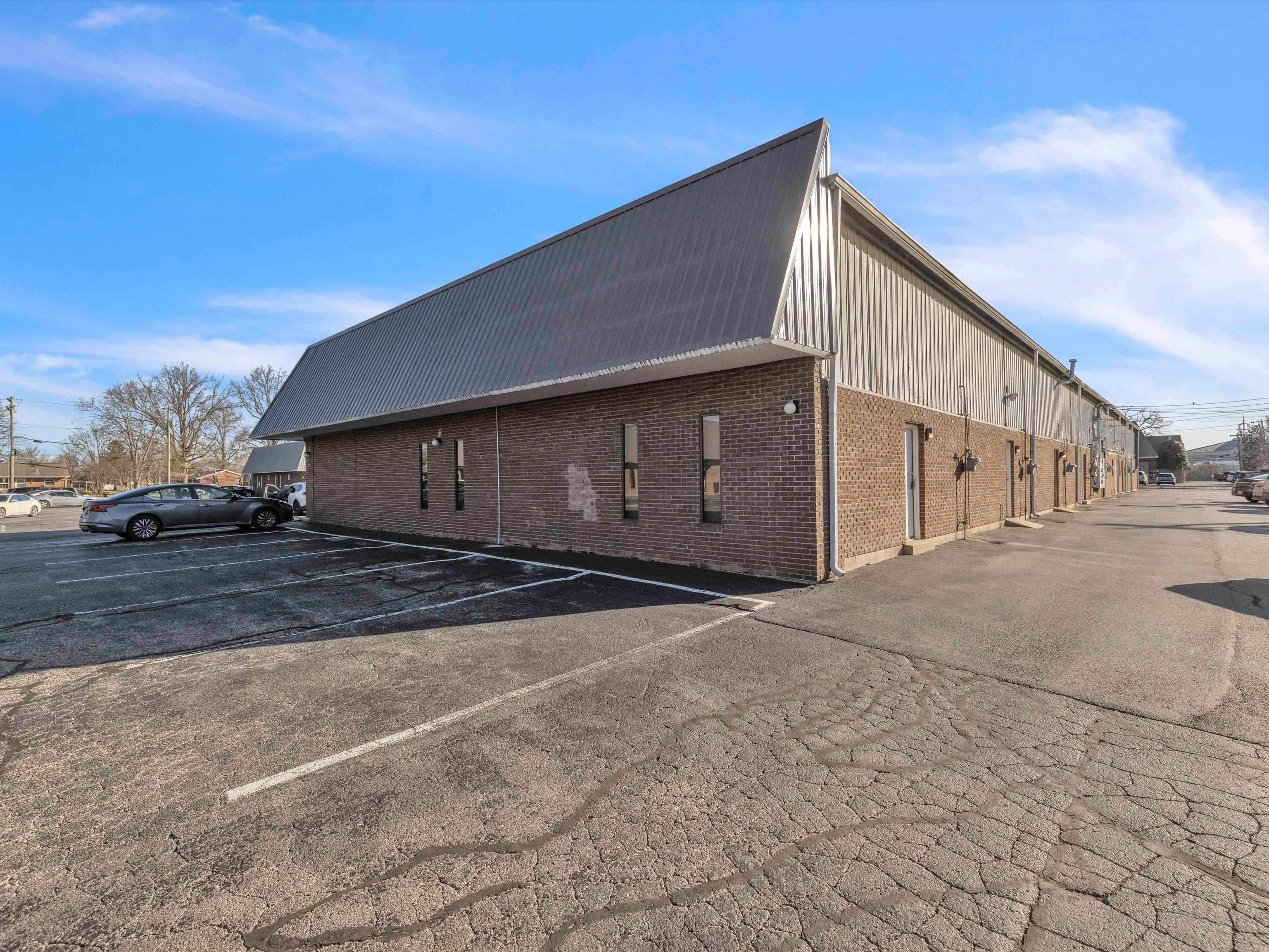 2816 Veach Rd, Unit 308, Owensboro, Kentucky 42303, ,Office,For Sale,Veach Rd, Unit 308,90478