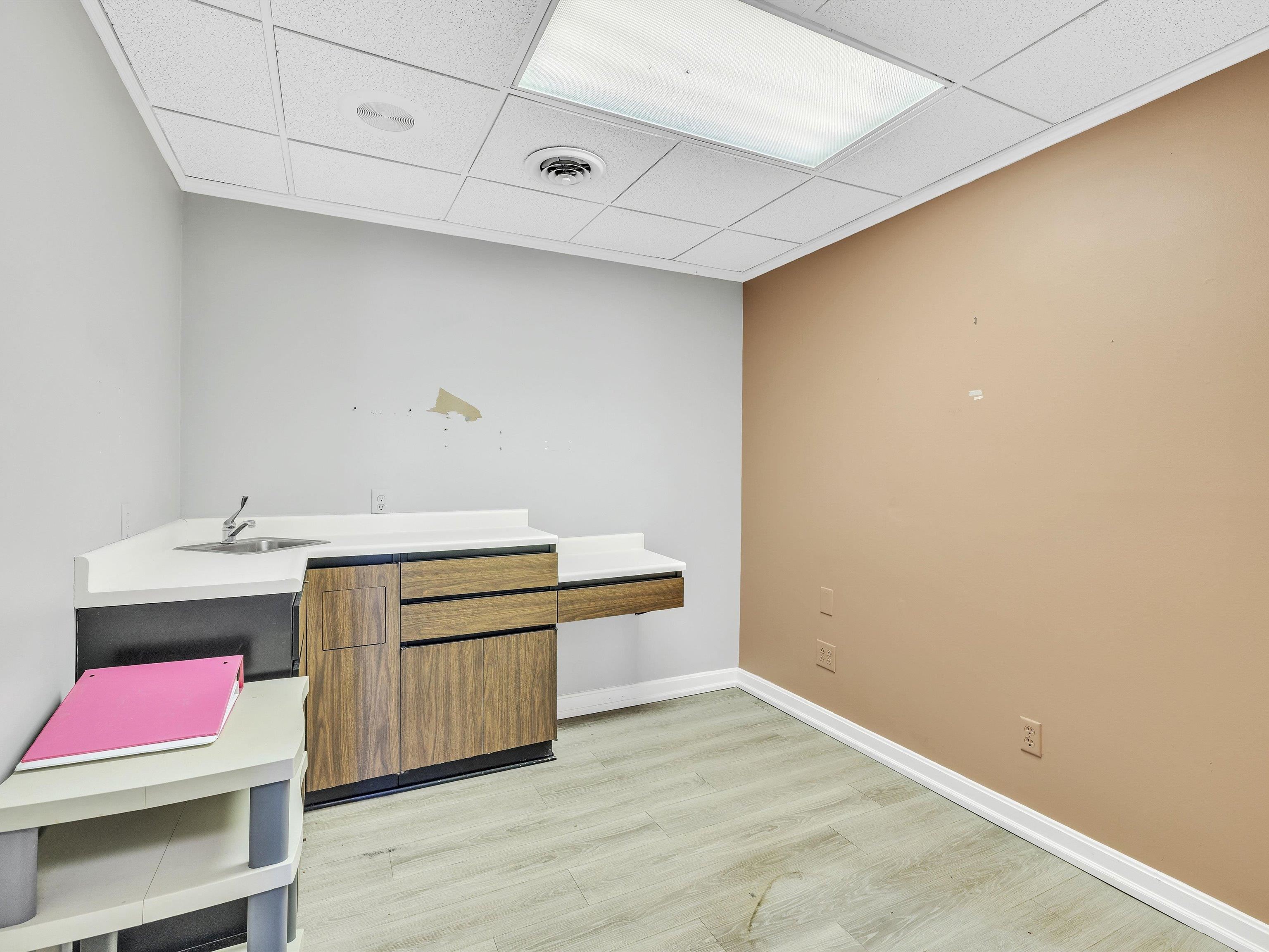 2816 Veach Rd, Unit 308, Owensboro, Kentucky 42303, ,Office,For Sale,Veach Rd, Unit 308,90478