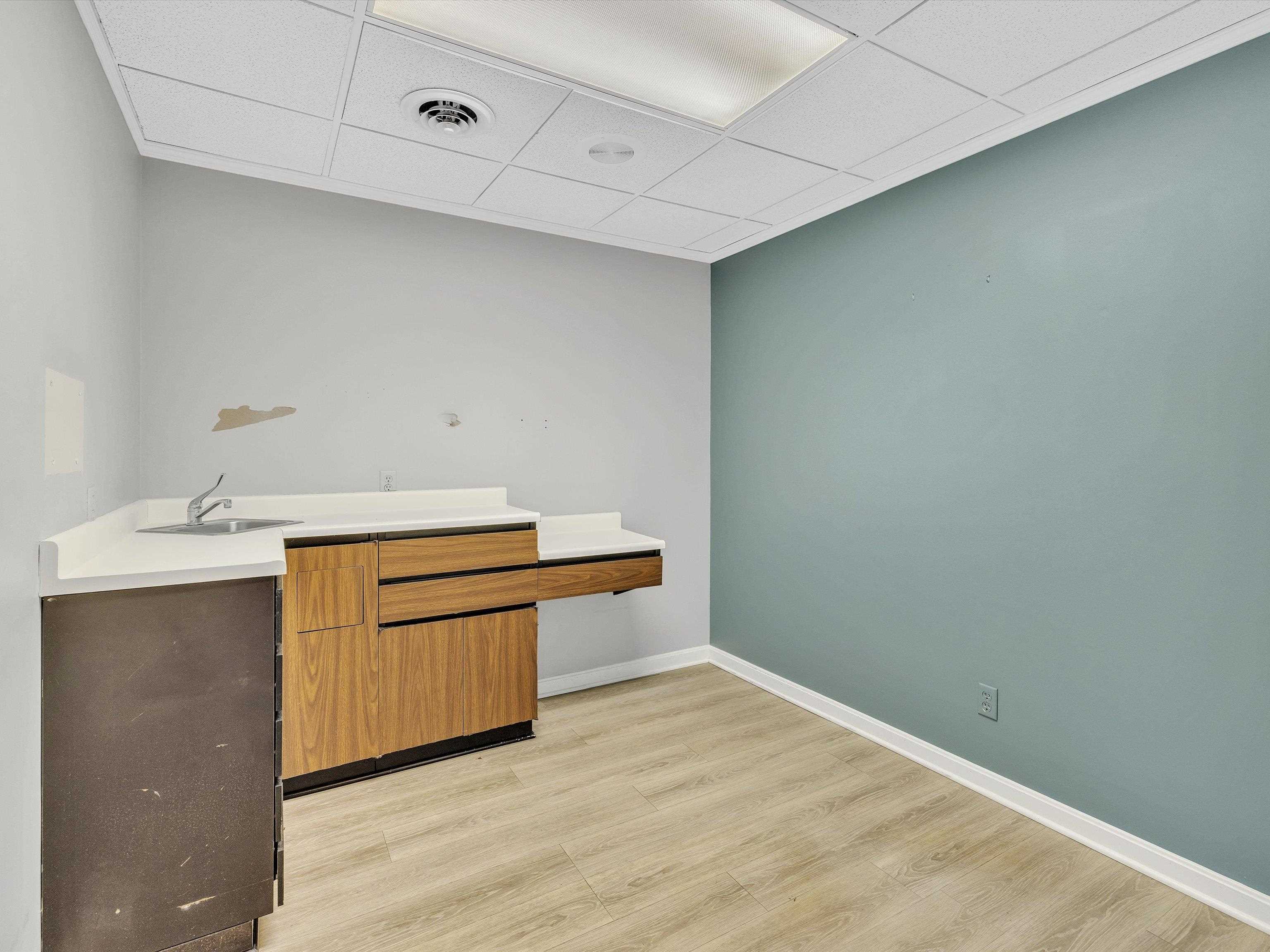 2816 Veach Rd, Unit 308, Owensboro, Kentucky 42303, ,Office,For Sale,Veach Rd, Unit 308,90478