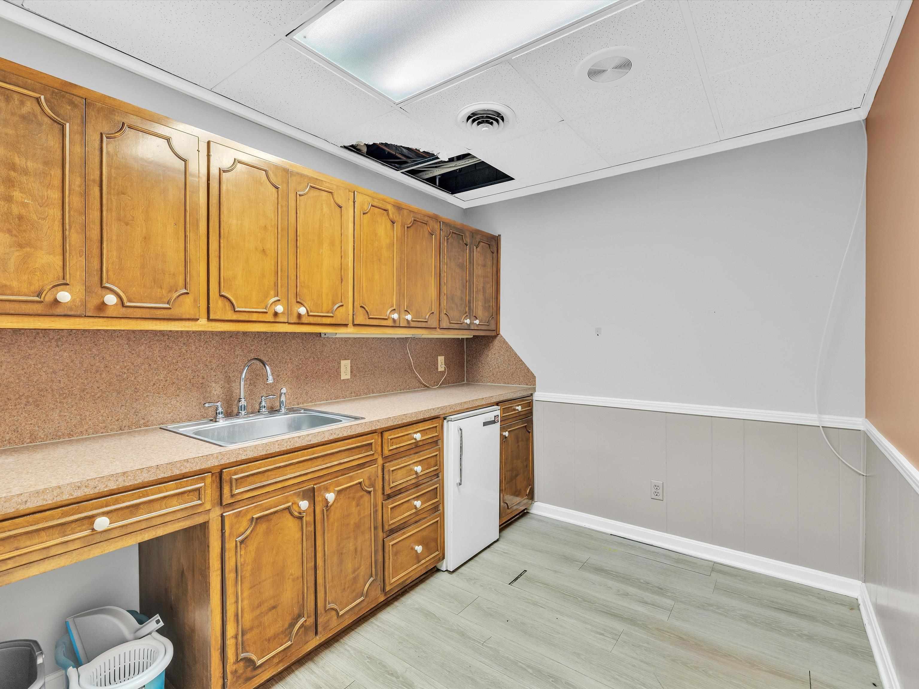 2816 Veach Rd, Unit 308, Owensboro, Kentucky 42303, ,Office,For Sale,Veach Rd, Unit 308,90478
