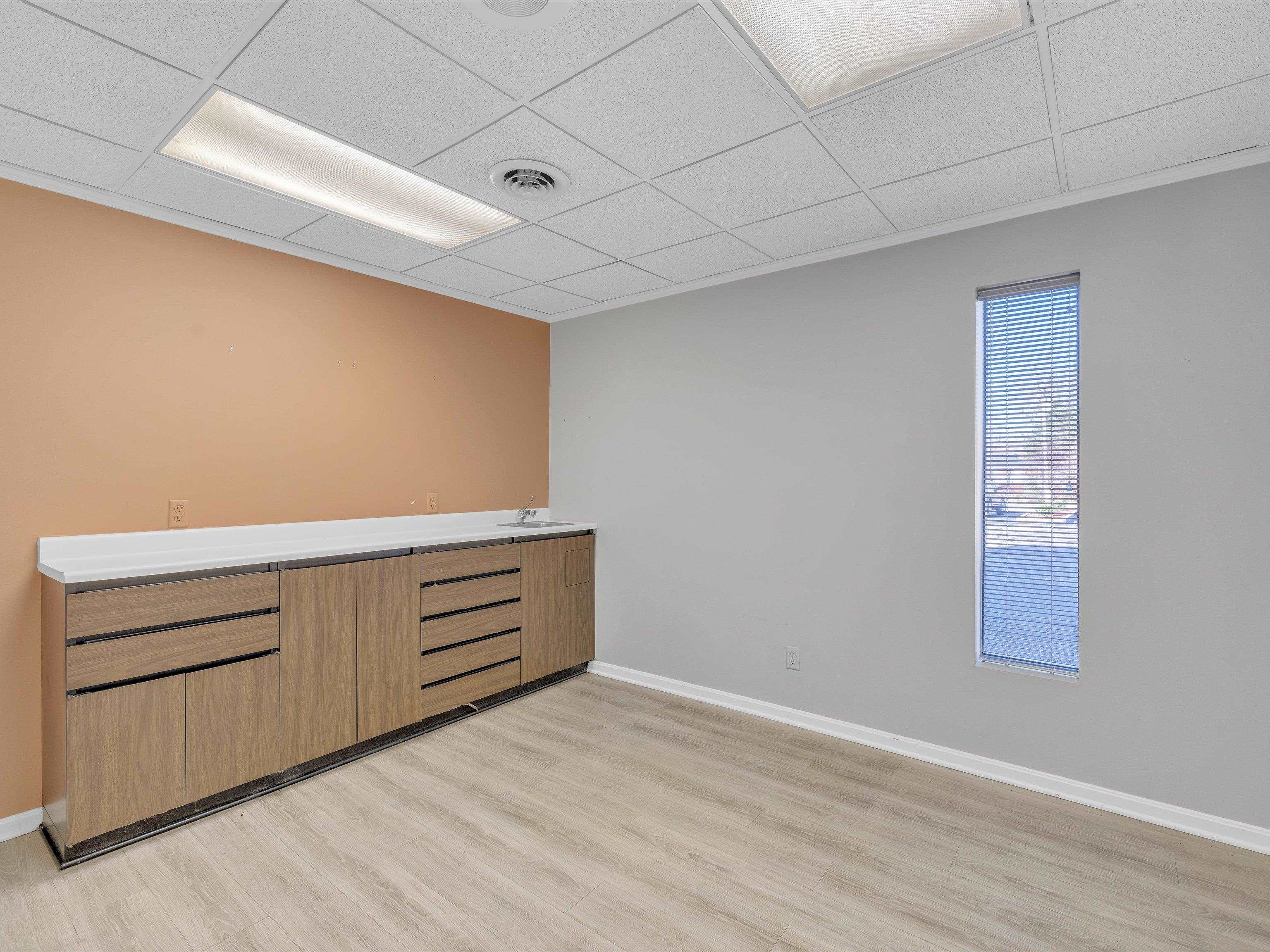 2816 Veach Rd, Unit 308, Owensboro, Kentucky 42303, ,Office,For Sale,Veach Rd, Unit 308,90478