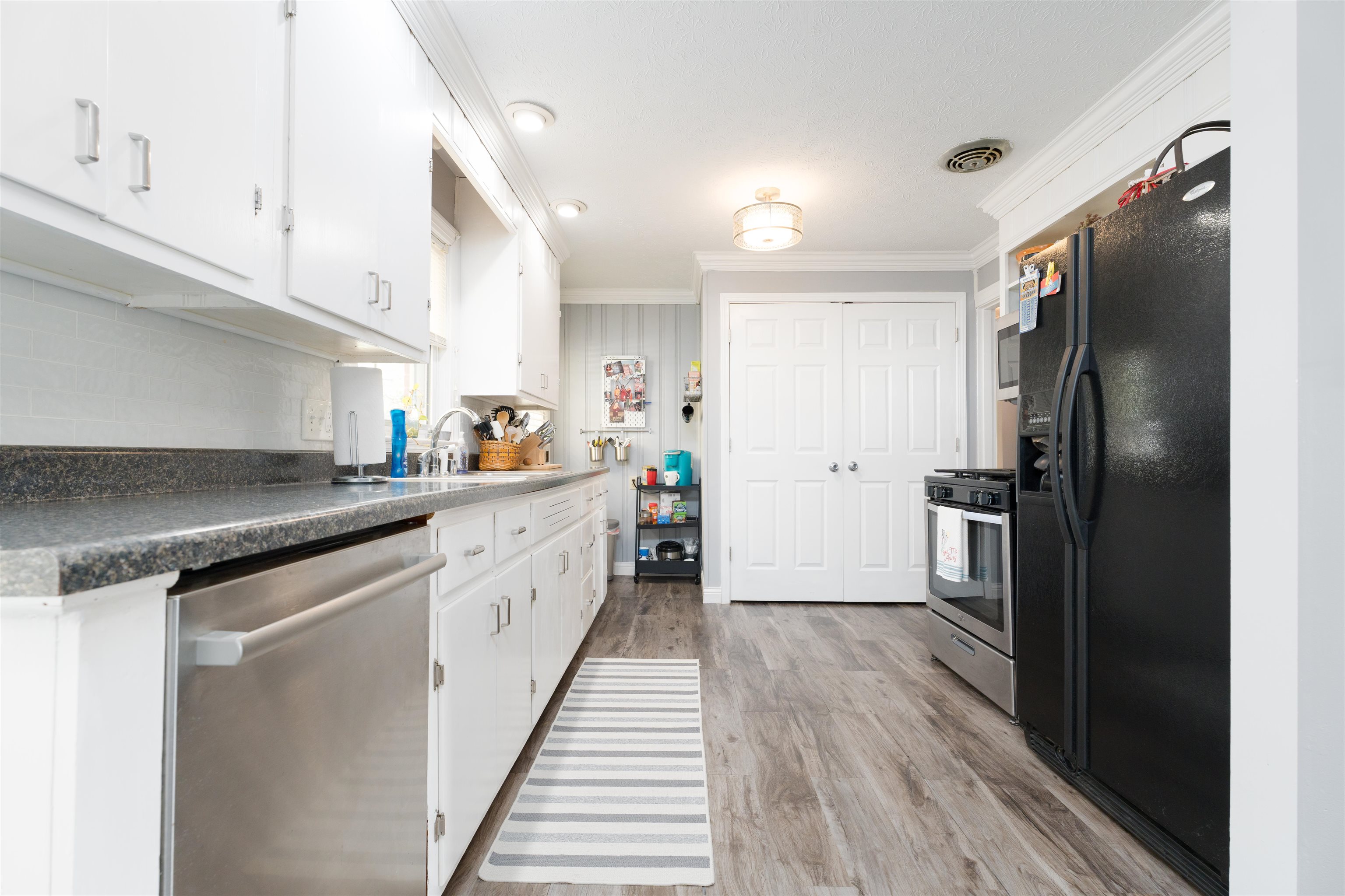 901 Dixiana Drive, Owensboro, Kentucky 42303, 3 Bedrooms Bedrooms, ,1 BathroomBathrooms,Single Family Residence,For Sale,Dixiana Drive,90479