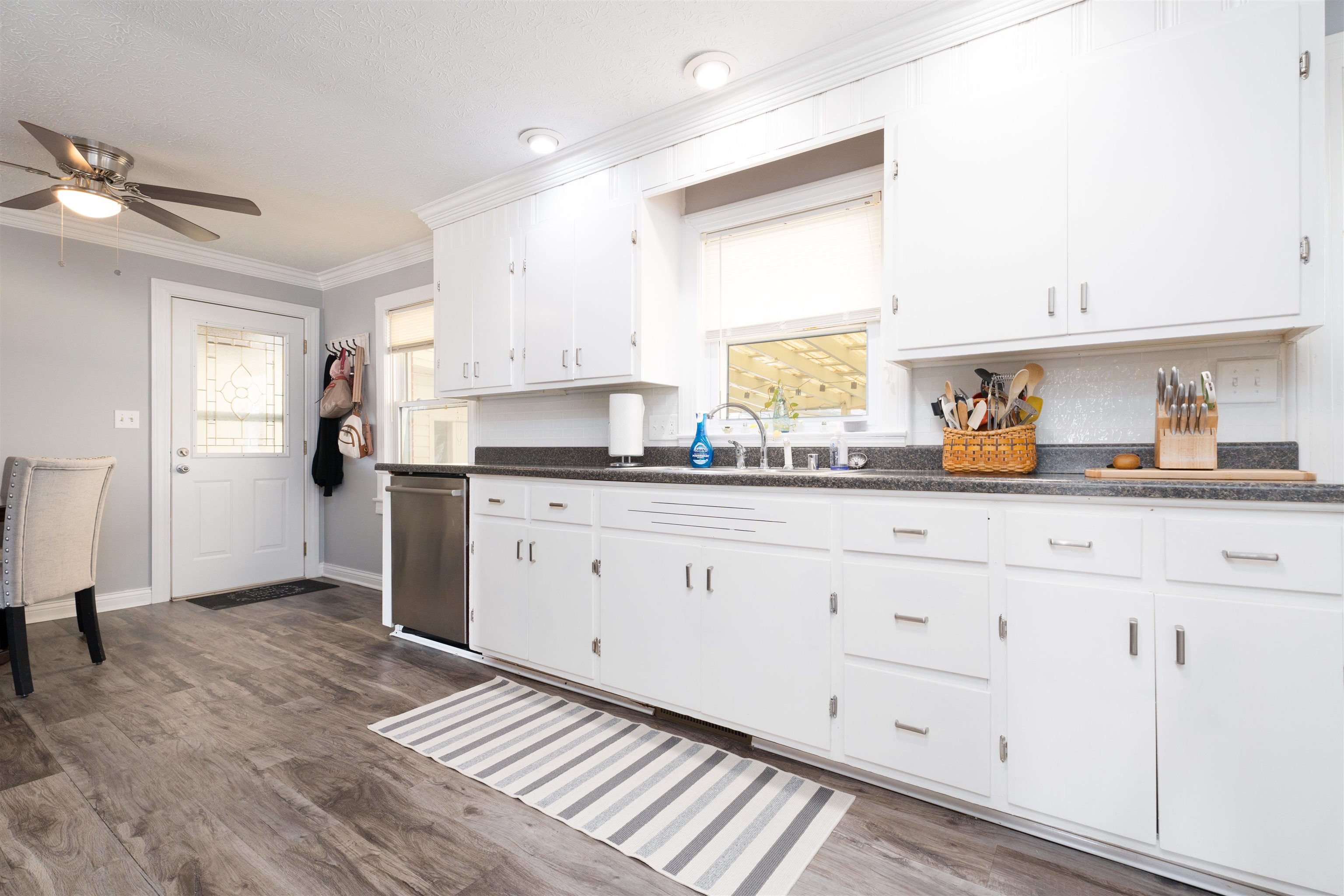 901 Dixiana Drive, Owensboro, Kentucky 42303, 3 Bedrooms Bedrooms, ,1 BathroomBathrooms,Single Family Residence,For Sale,Dixiana Drive,90479
