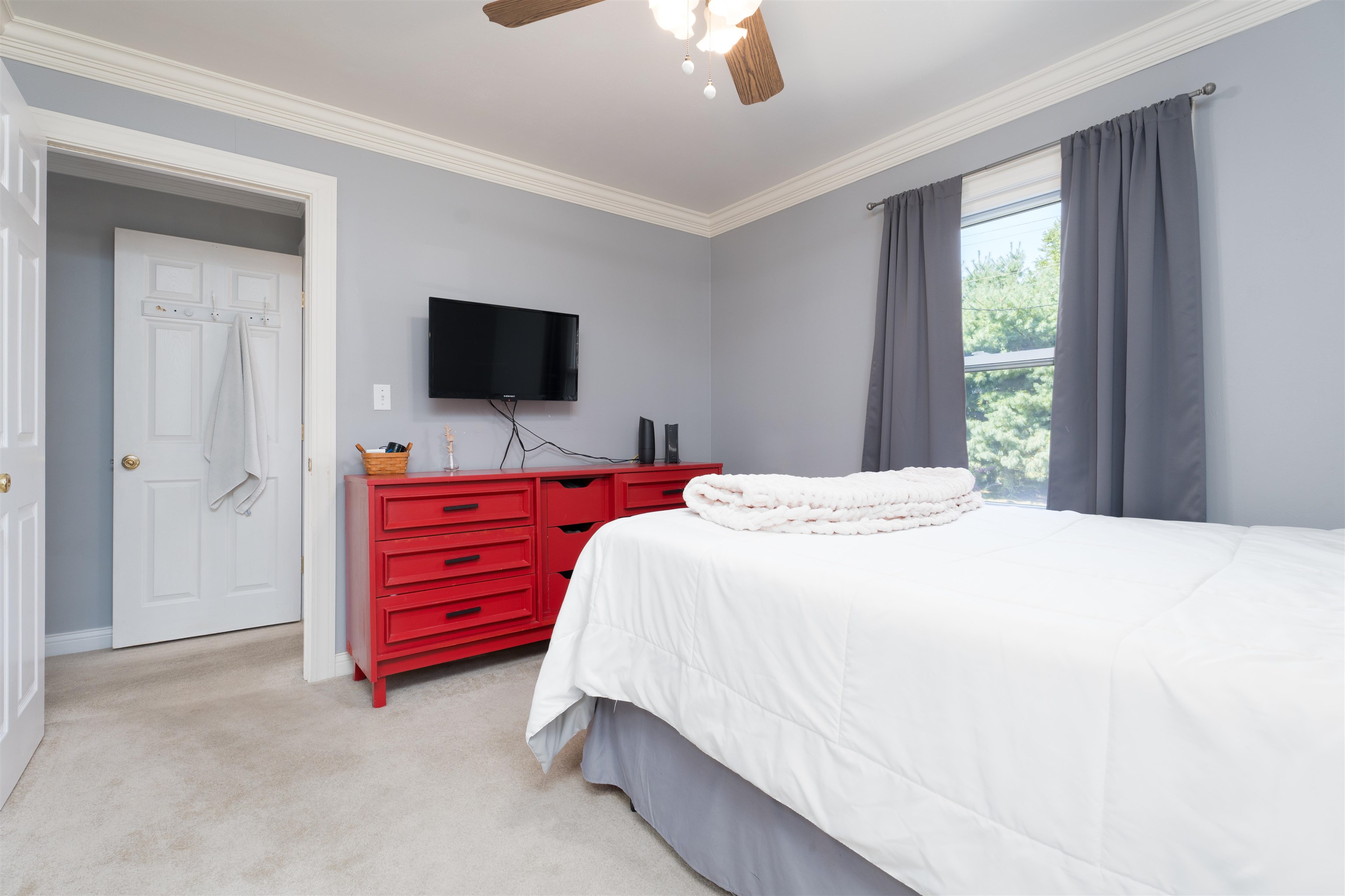 901 Dixiana Drive, Owensboro, Kentucky 42303, 3 Bedrooms Bedrooms, ,1 BathroomBathrooms,Single Family Residence,For Sale,Dixiana Drive,90479