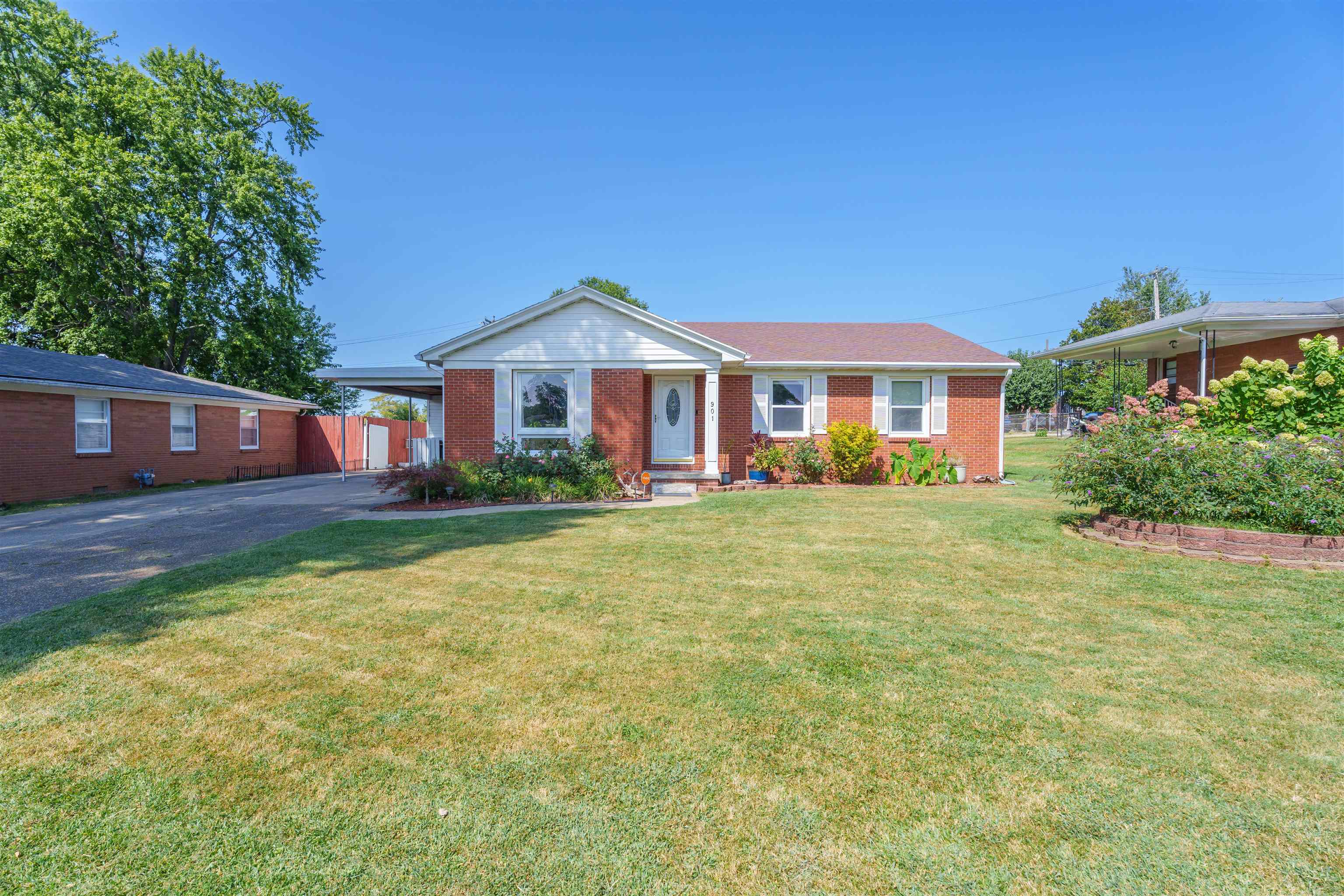 901 Dixiana Drive, Owensboro, Kentucky 42303, 3 Bedrooms Bedrooms, ,1 BathroomBathrooms,Single Family Residence,For Sale,Dixiana Drive,90479
