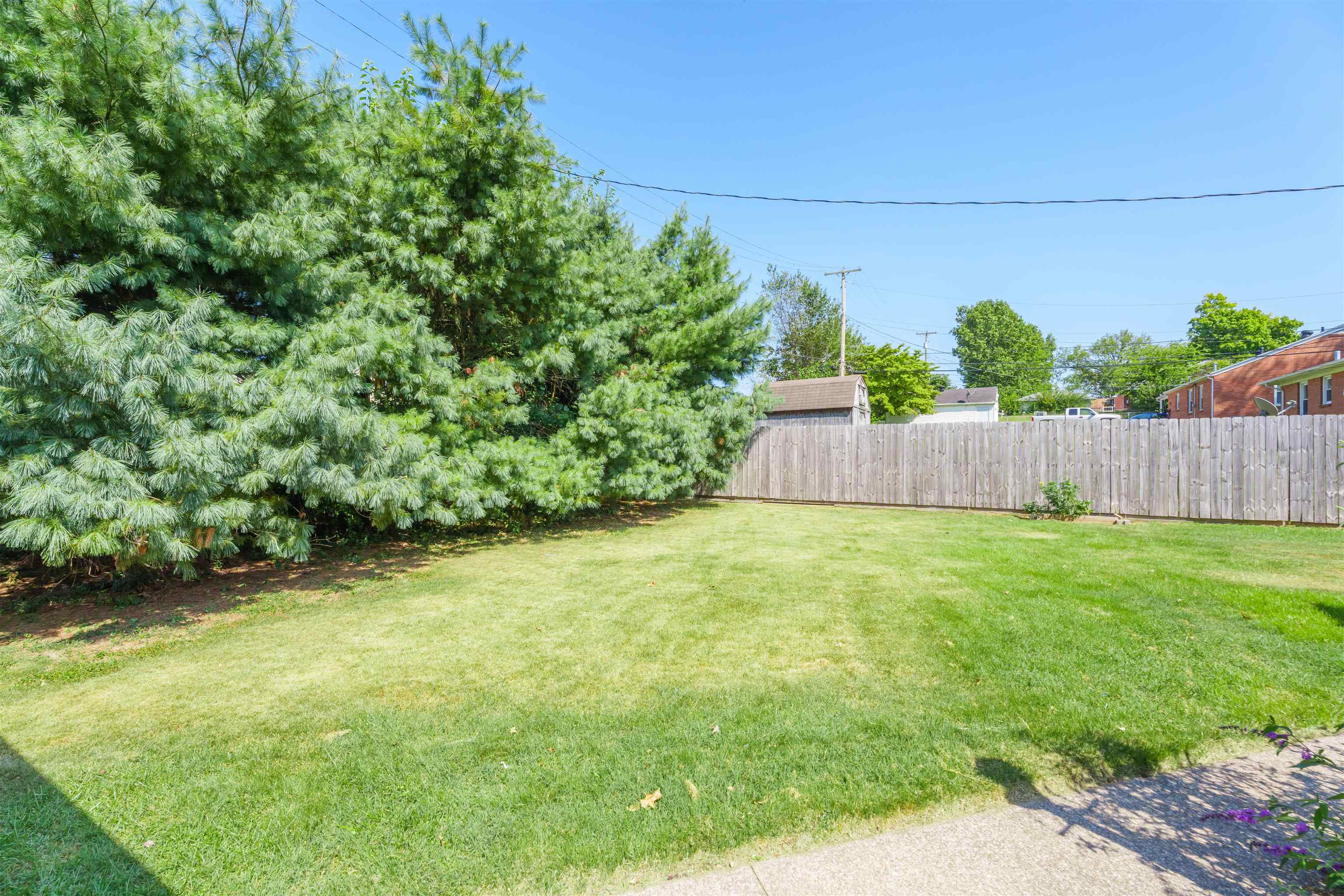 901 Dixiana Drive, Owensboro, Kentucky 42303, 3 Bedrooms Bedrooms, ,1 BathroomBathrooms,Single Family Residence,For Sale,Dixiana Drive,90479