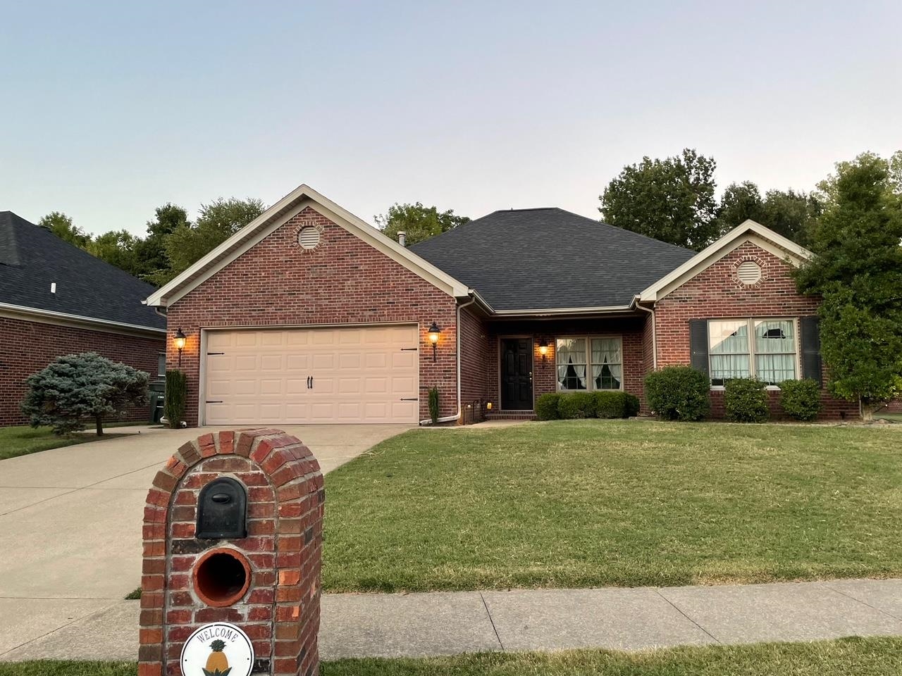 3727 Haywood Court, Owensboro, Kentucky 42303, 3 Bedrooms Bedrooms, ,2 BathroomsBathrooms,Single Family Residence,For Sale,Haywood Court,90482