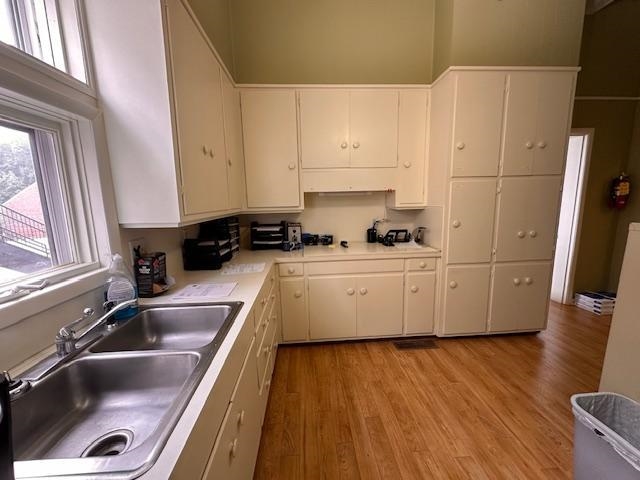 1542 Frederica Street, Owensboro, Kentucky 42301, 6 Bedrooms Bedrooms, ,3 BathroomsBathrooms,Single Family Residence,For Sale,Frederica Street,90489