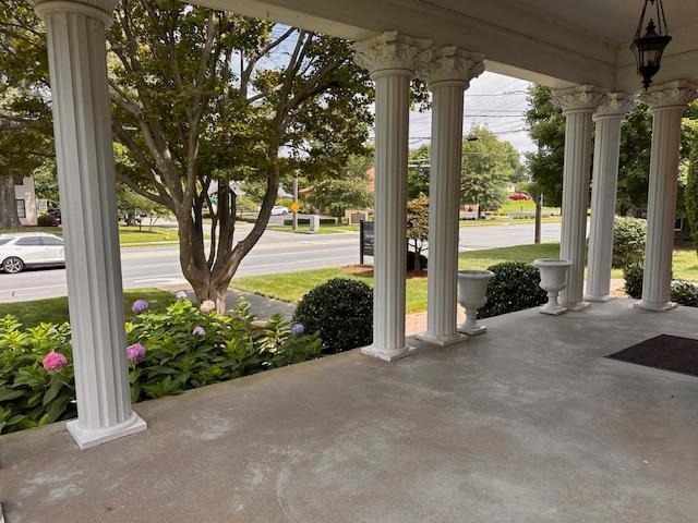 1542 Frederica Street, Owensboro, Kentucky 42301, 6 Bedrooms Bedrooms, ,3 BathroomsBathrooms,Single Family Residence,For Sale,Frederica Street,90489