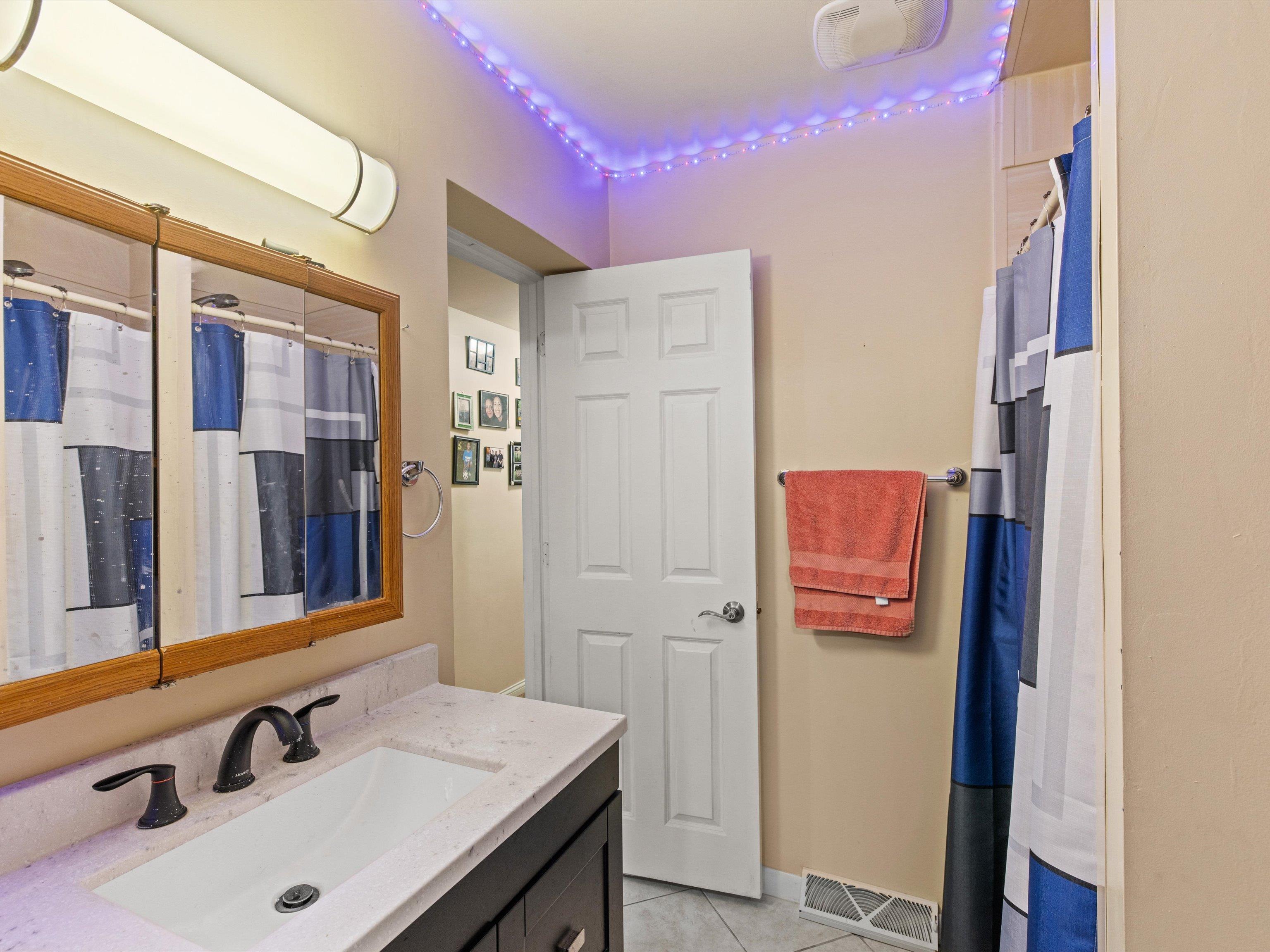 1006 Watson Lane, Henderson, Kentucky 42420, 5 Bedrooms Bedrooms, ,3 BathroomsBathrooms,Single Family Residence,For Sale,Watson Lane,90492