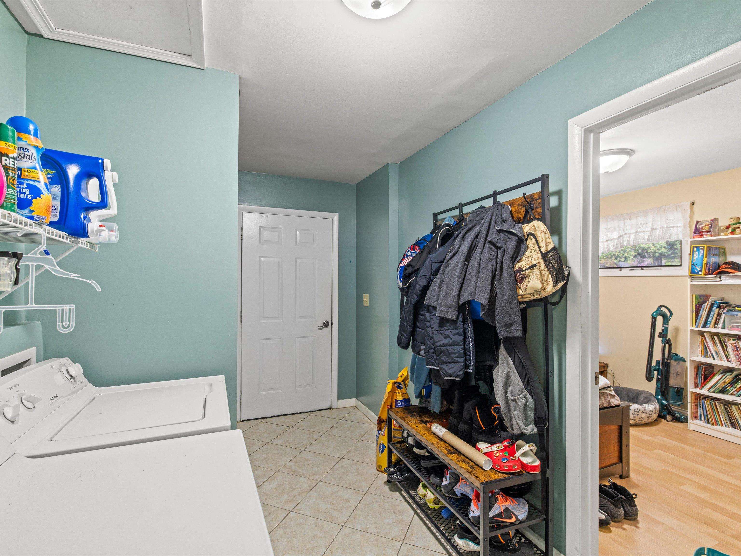 1006 Watson Lane, Henderson, Kentucky 42420, 5 Bedrooms Bedrooms, ,3 BathroomsBathrooms,Single Family Residence,For Sale,Watson Lane,90492