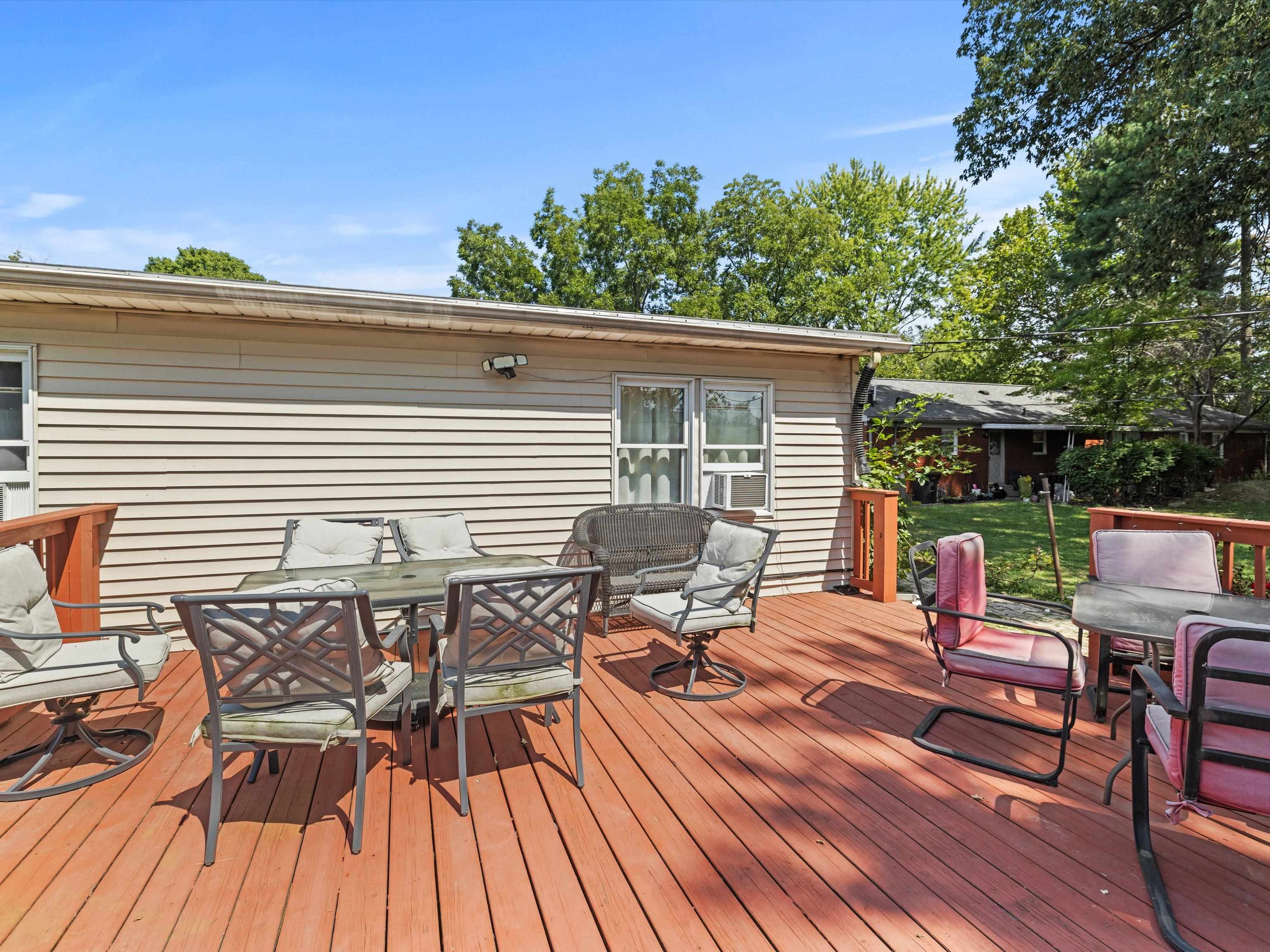 1006 Watson Lane, Henderson, Kentucky 42420, 5 Bedrooms Bedrooms, ,3 BathroomsBathrooms,Single Family Residence,For Sale,Watson Lane,90492