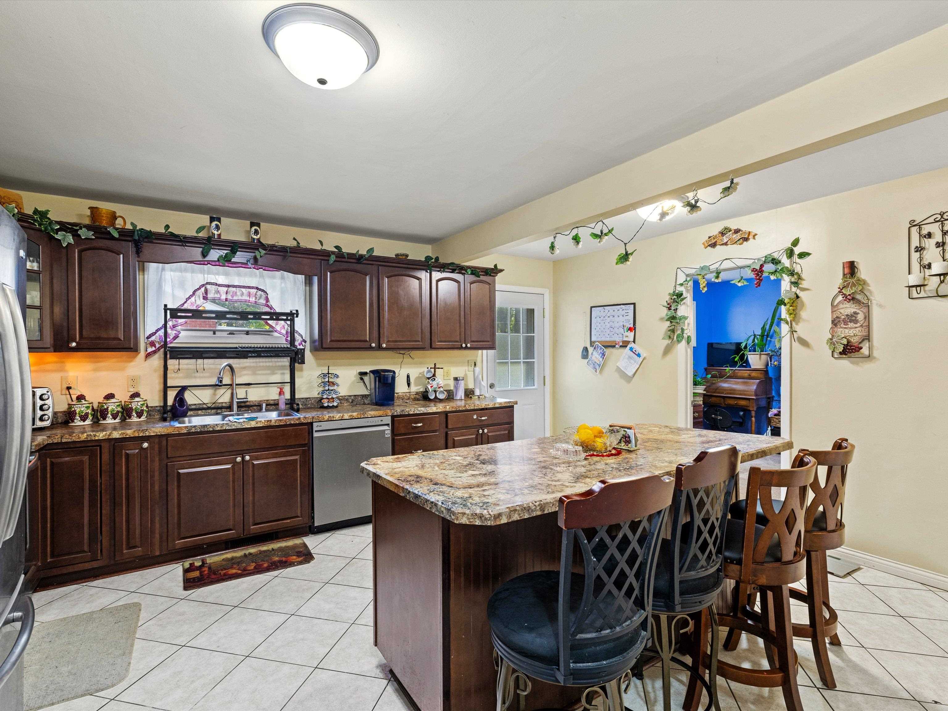 1006 Watson Lane, Henderson, Kentucky 42420, 5 Bedrooms Bedrooms, ,3 BathroomsBathrooms,Single Family Residence,For Sale,Watson Lane,90492