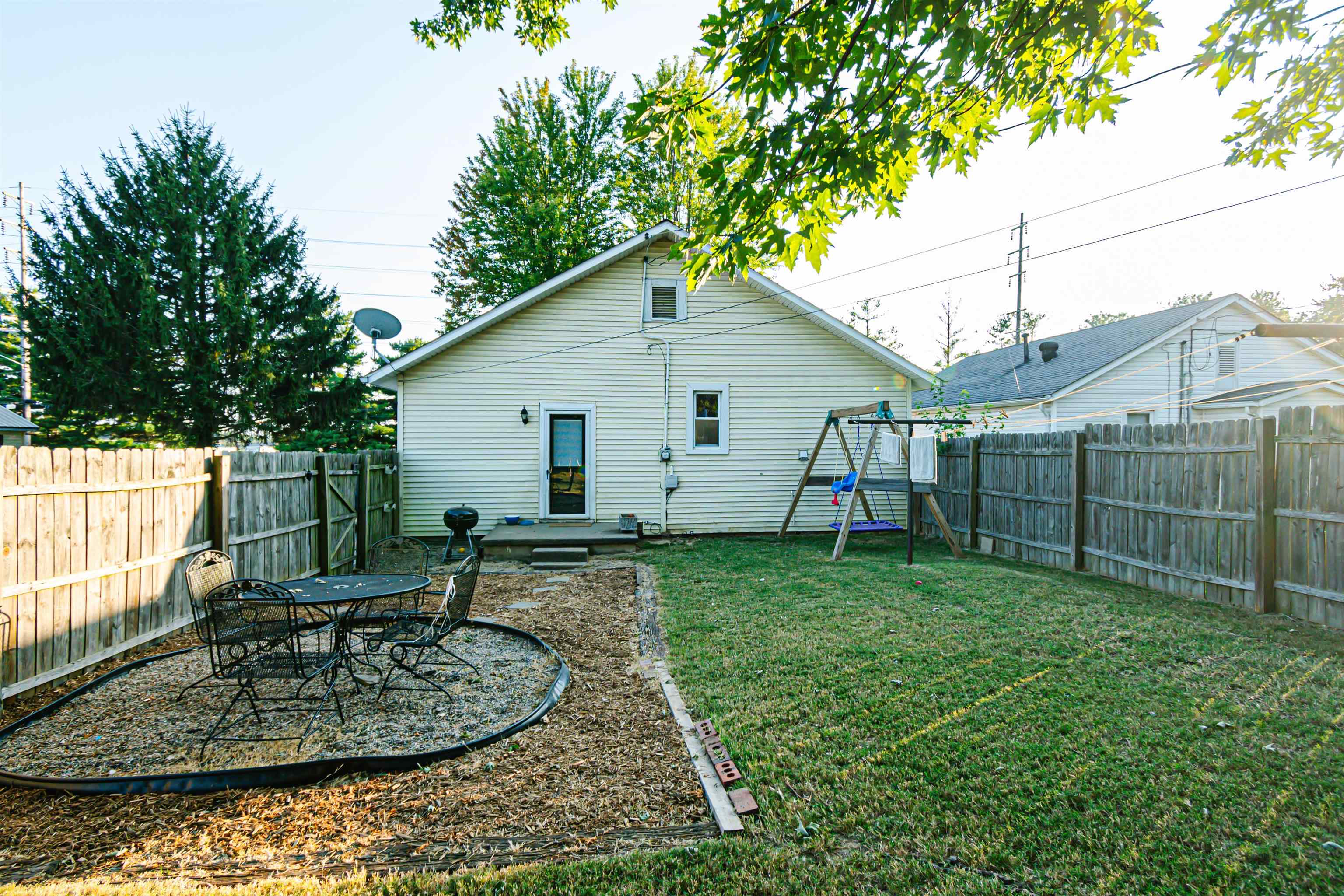1219 Madison St, Henderson, Kentucky 42420, 3 Bedrooms Bedrooms, ,1 BathroomBathrooms,Single Family Residence,For Sale,Madison St,90493