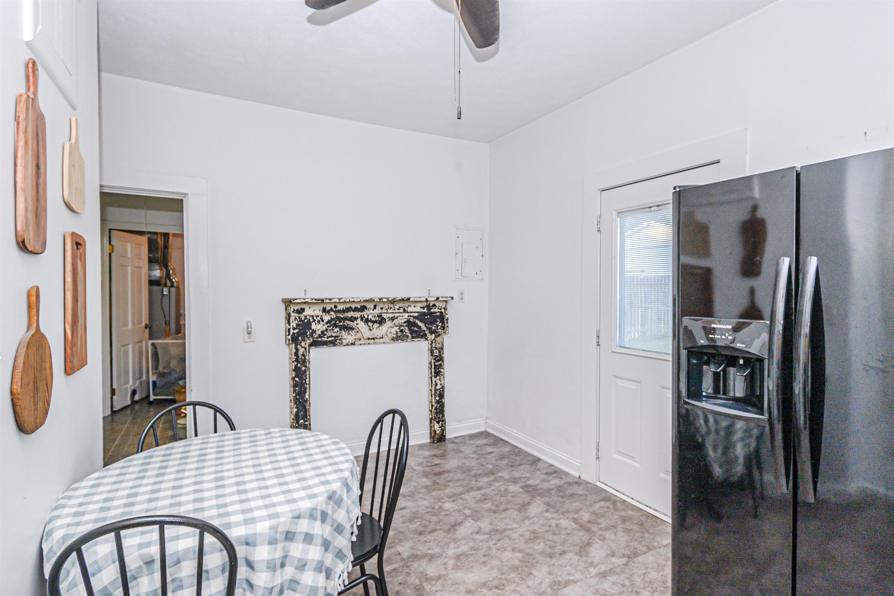 1219 Madison St, Henderson, Kentucky 42420, 3 Bedrooms Bedrooms, ,1 BathroomBathrooms,Single Family Residence,For Sale,Madison St,90493