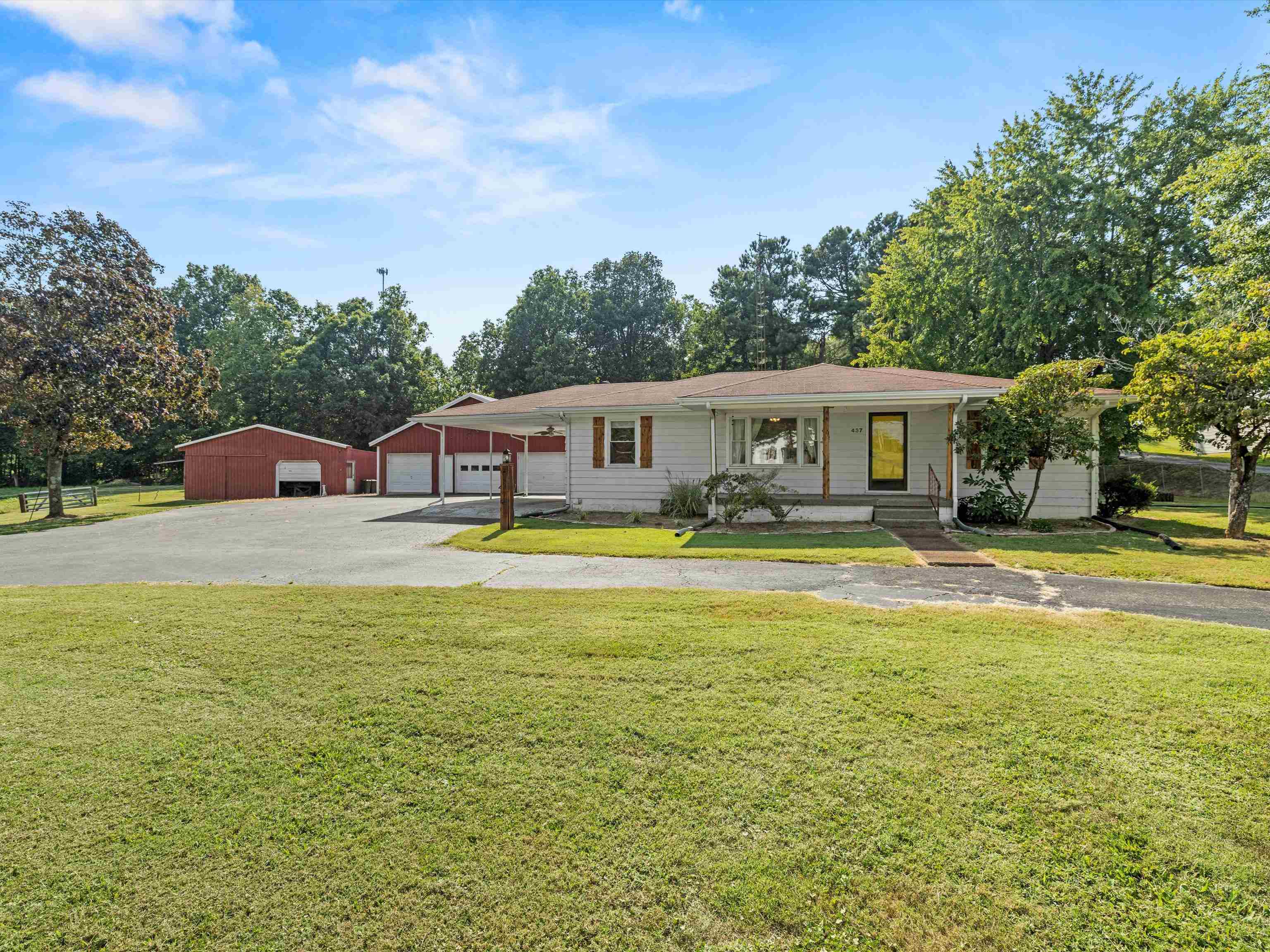 437 State Route 136 W, Calhoun, Kentucky 42327, 2 Bedrooms Bedrooms, ,1 BathroomBathrooms,Single Family Residence,For Sale,State Route 136 W,90499