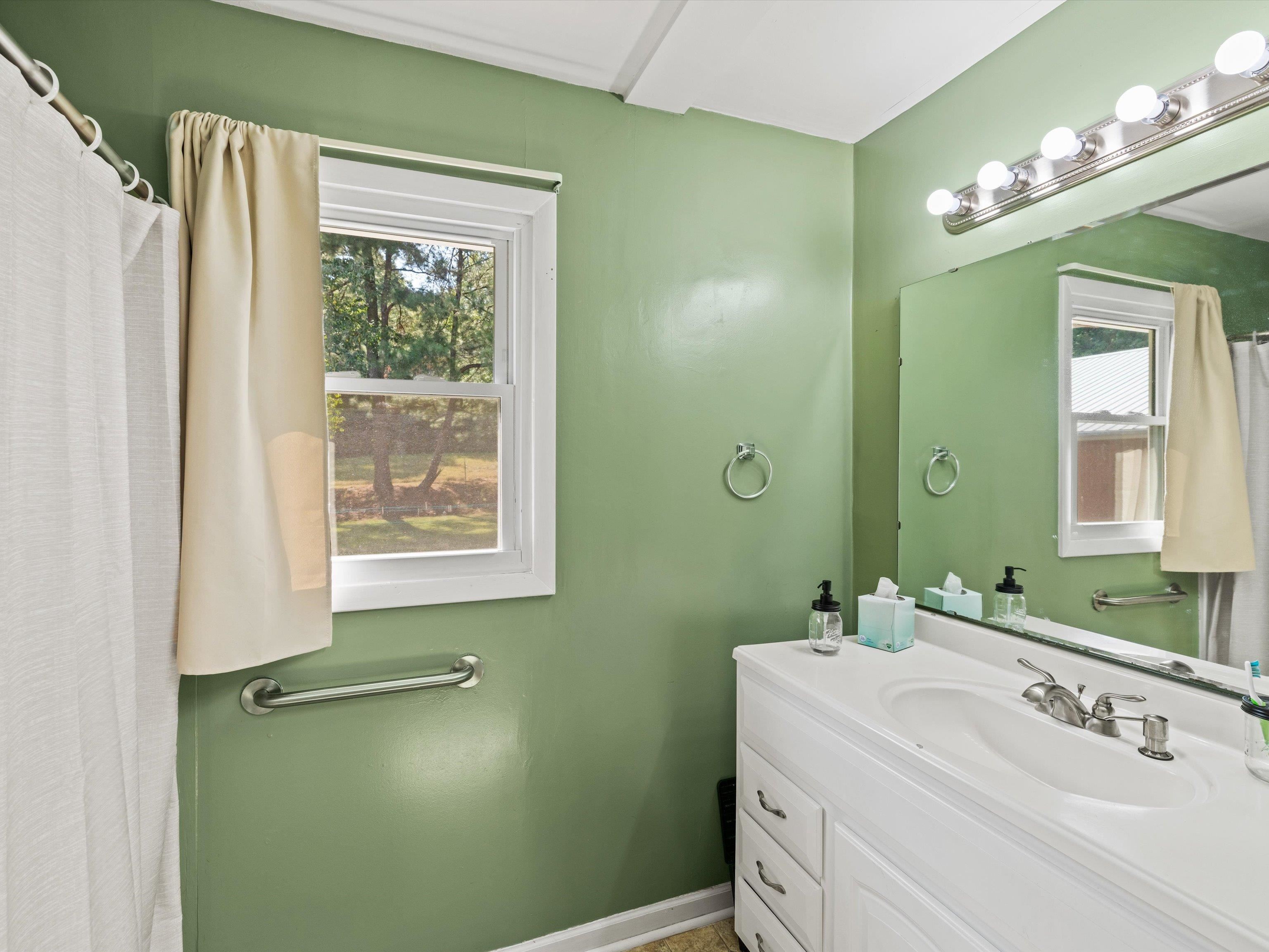 437 State Route 136 W, Calhoun, Kentucky 42327, 2 Bedrooms Bedrooms, ,1 BathroomBathrooms,Single Family Residence,For Sale,State Route 136 W,90499