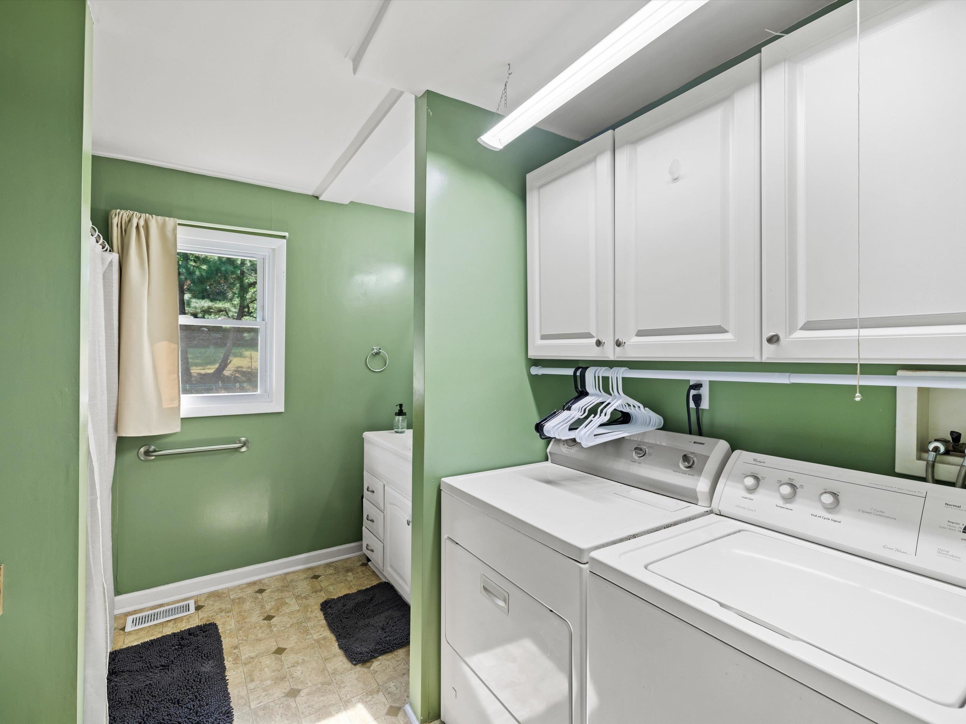 437 State Route 136 W, Calhoun, Kentucky 42327, 2 Bedrooms Bedrooms, ,1 BathroomBathrooms,Single Family Residence,For Sale,State Route 136 W,90499