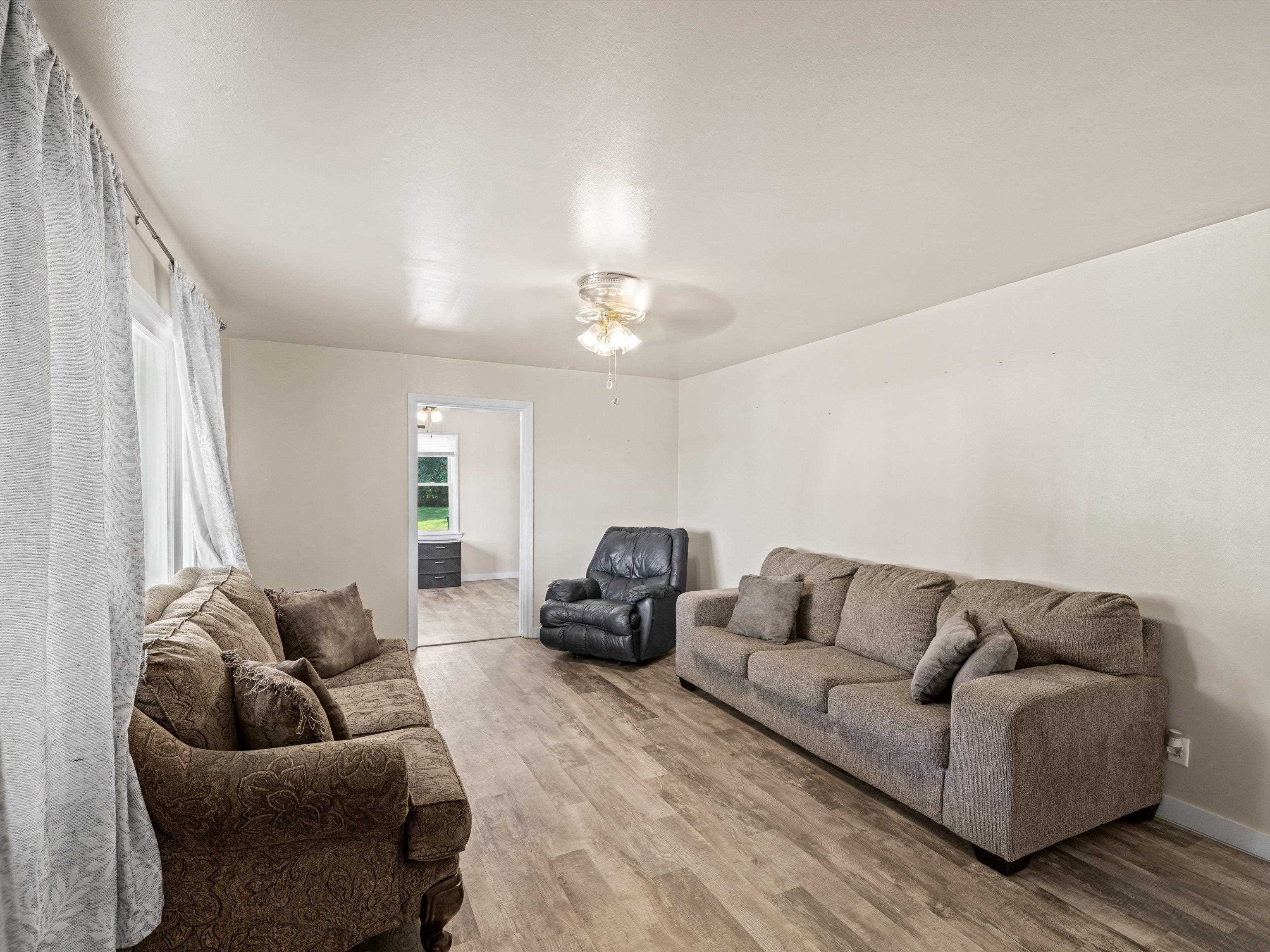 437 State Route 136 W, Calhoun, Kentucky 42327, 2 Bedrooms Bedrooms, ,1 BathroomBathrooms,Single Family Residence,For Sale,State Route 136 W,90499