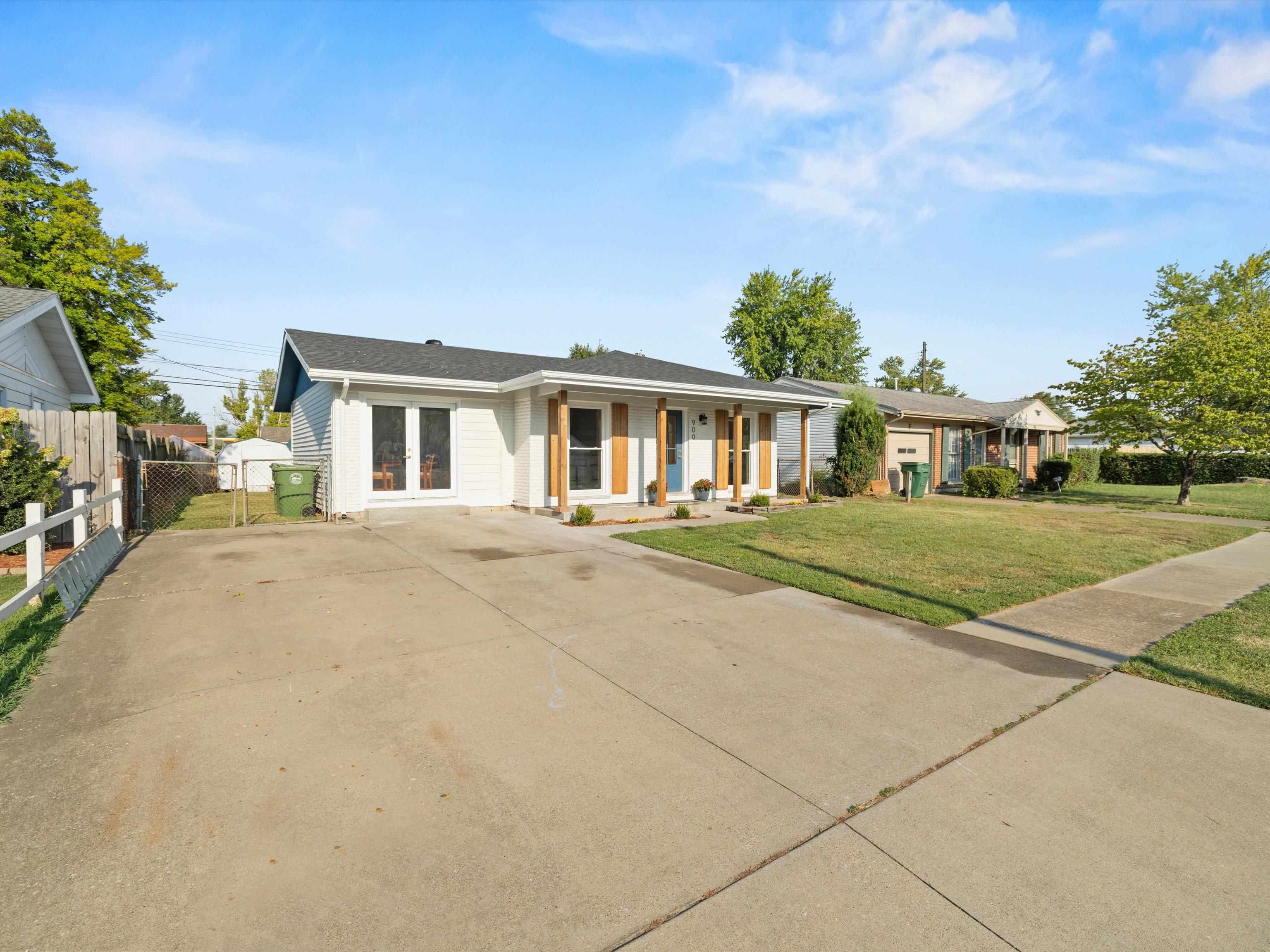900 Holly, Owensboro, Kentucky 42301, 3 Bedrooms Bedrooms, ,1 BathroomBathrooms,Single Family Residence,For Sale,Holly,90500