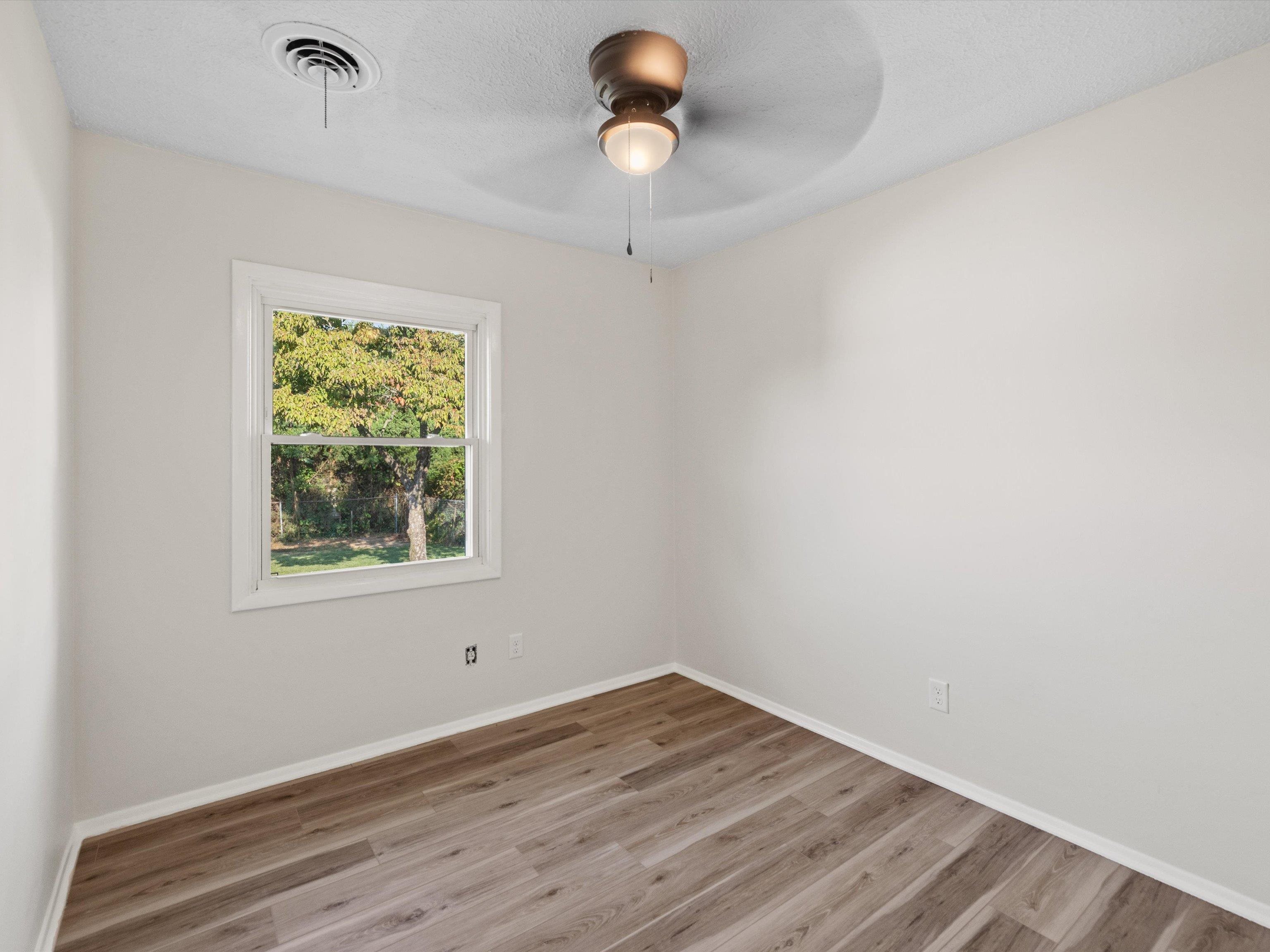 900 Holly, Owensboro, Kentucky 42301, 3 Bedrooms Bedrooms, ,1 BathroomBathrooms,Single Family Residence,For Sale,Holly,90500