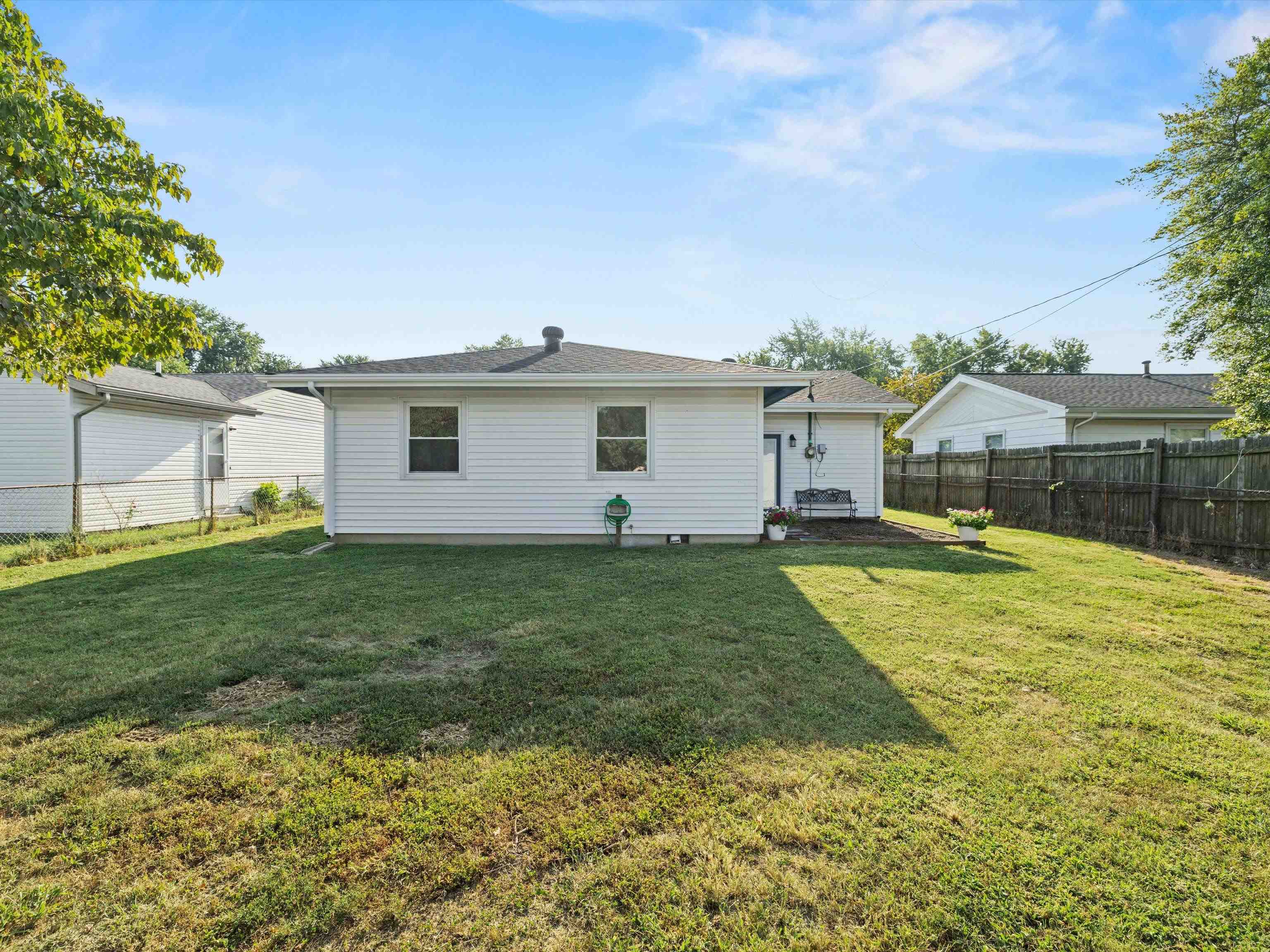 900 Holly, Owensboro, Kentucky 42301, 3 Bedrooms Bedrooms, ,1 BathroomBathrooms,Single Family Residence,For Sale,Holly,90500