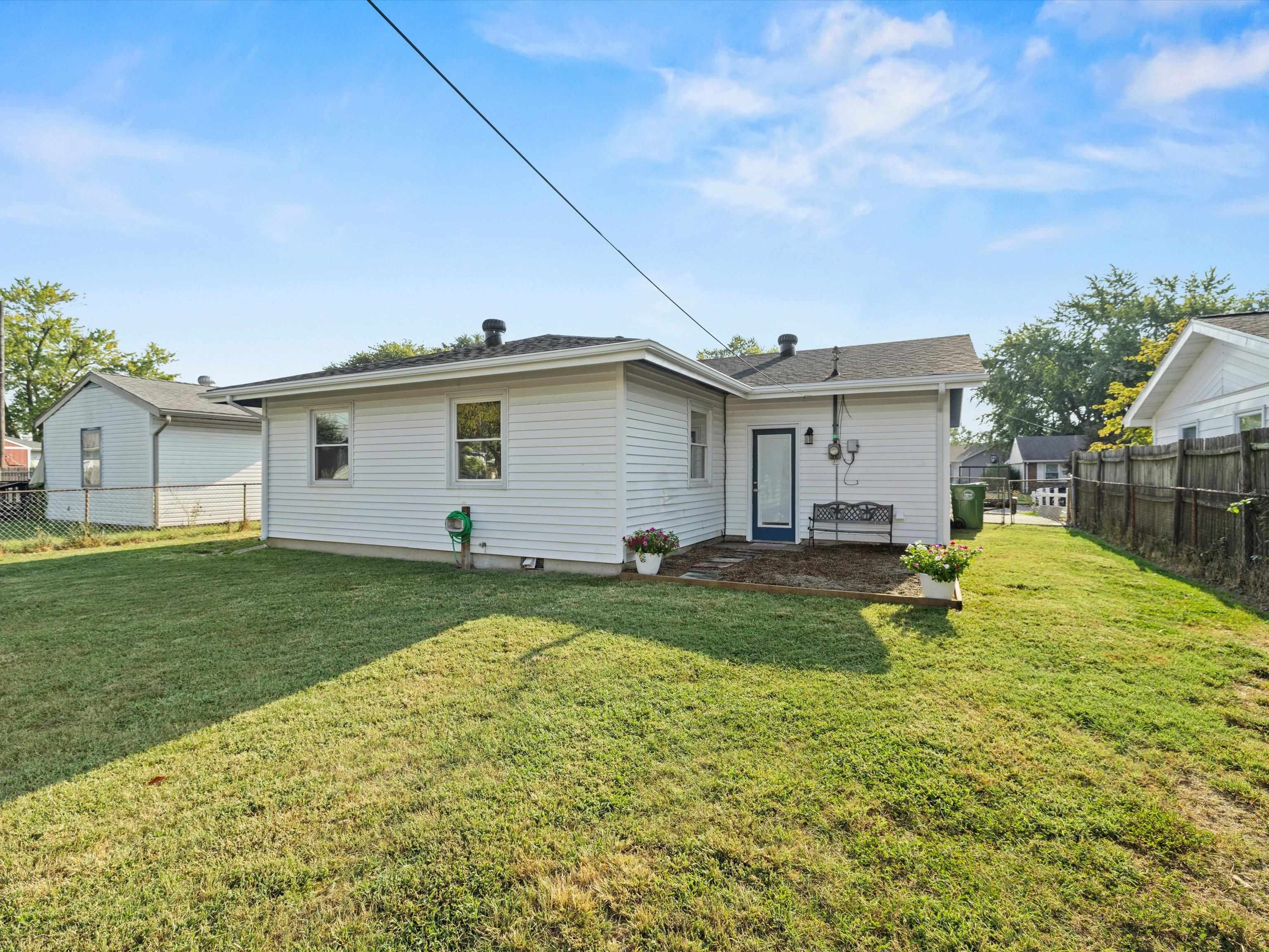 900 Holly, Owensboro, Kentucky 42301, 3 Bedrooms Bedrooms, ,1 BathroomBathrooms,Single Family Residence,For Sale,Holly,90500