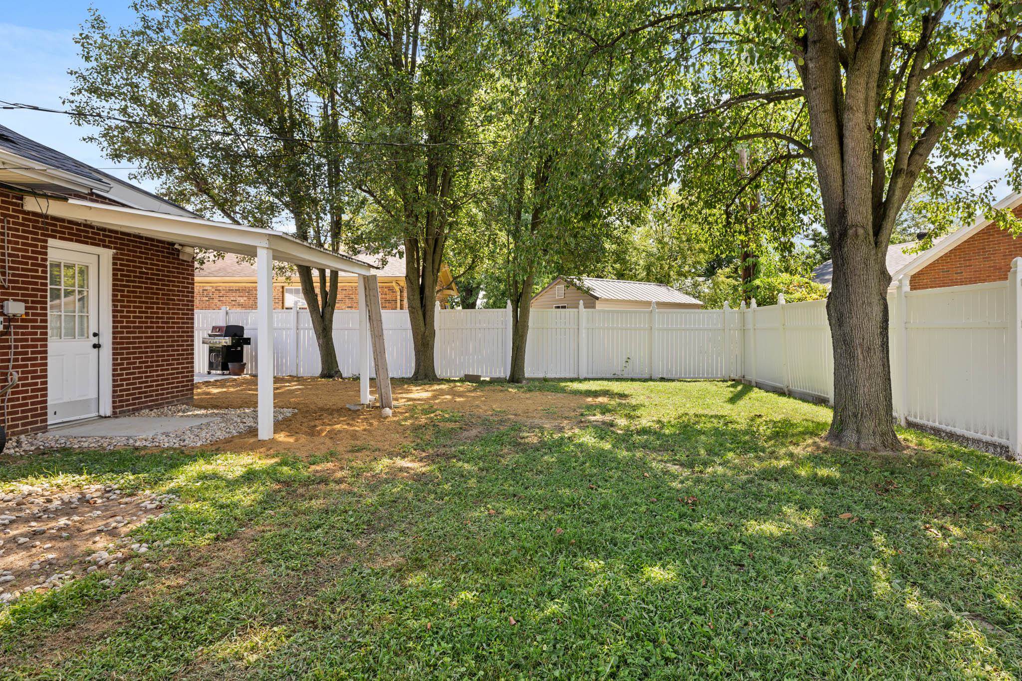 3406 Imperial Pl, Owensboro, Kentucky 42301, 4 Bedrooms Bedrooms, ,3 BathroomsBathrooms,Single Family Residence,For Sale,Imperial Pl,90501