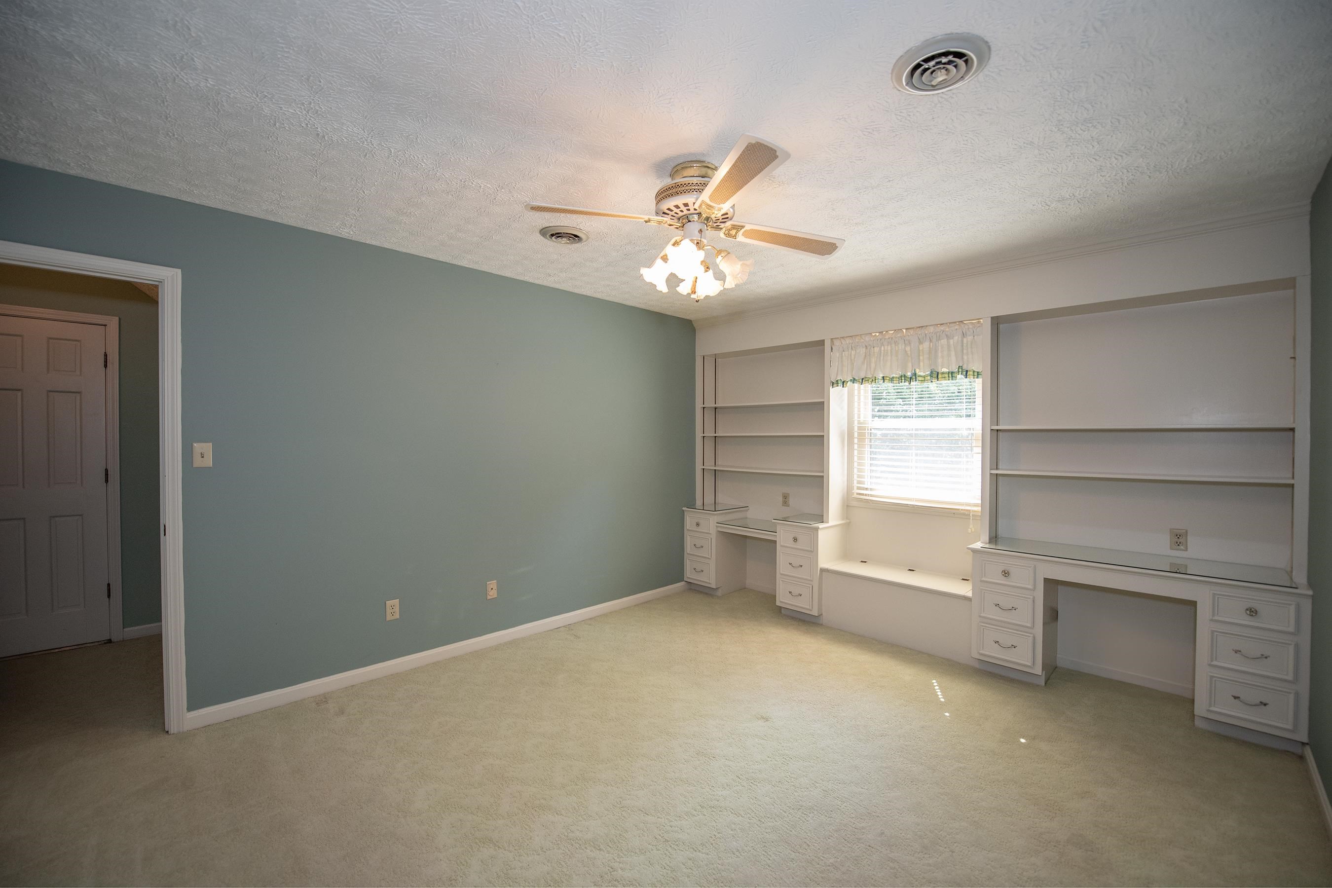 4032 Foxtail Place, Owensboro, Kentucky 42303-0000, 4 Bedrooms Bedrooms, ,2 BathroomsBathrooms,Single Family Residence,For Sale,Foxtail Place,90503