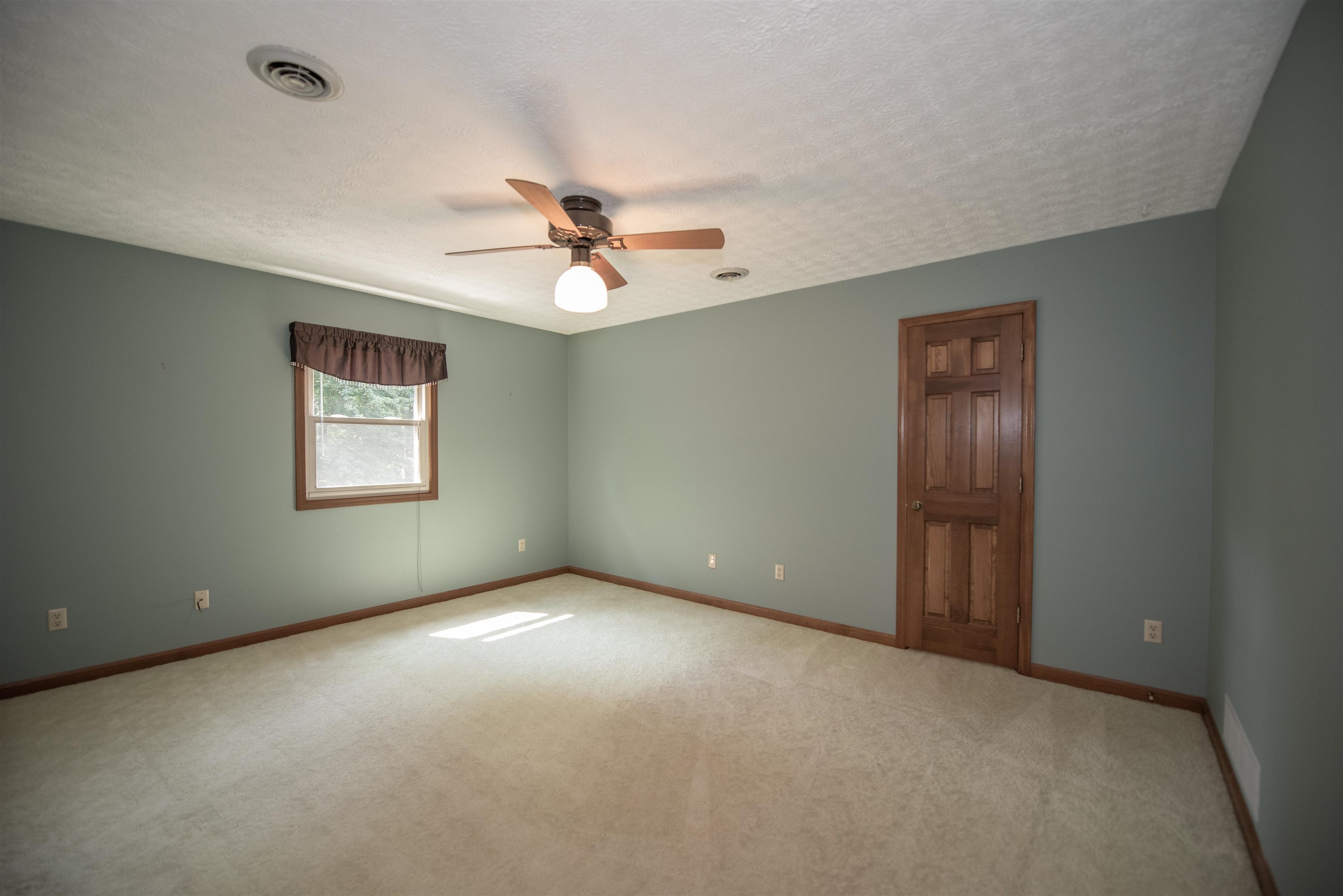 4032 Foxtail Place, Owensboro, Kentucky 42303-0000, 4 Bedrooms Bedrooms, ,2 BathroomsBathrooms,Single Family Residence,For Sale,Foxtail Place,90503