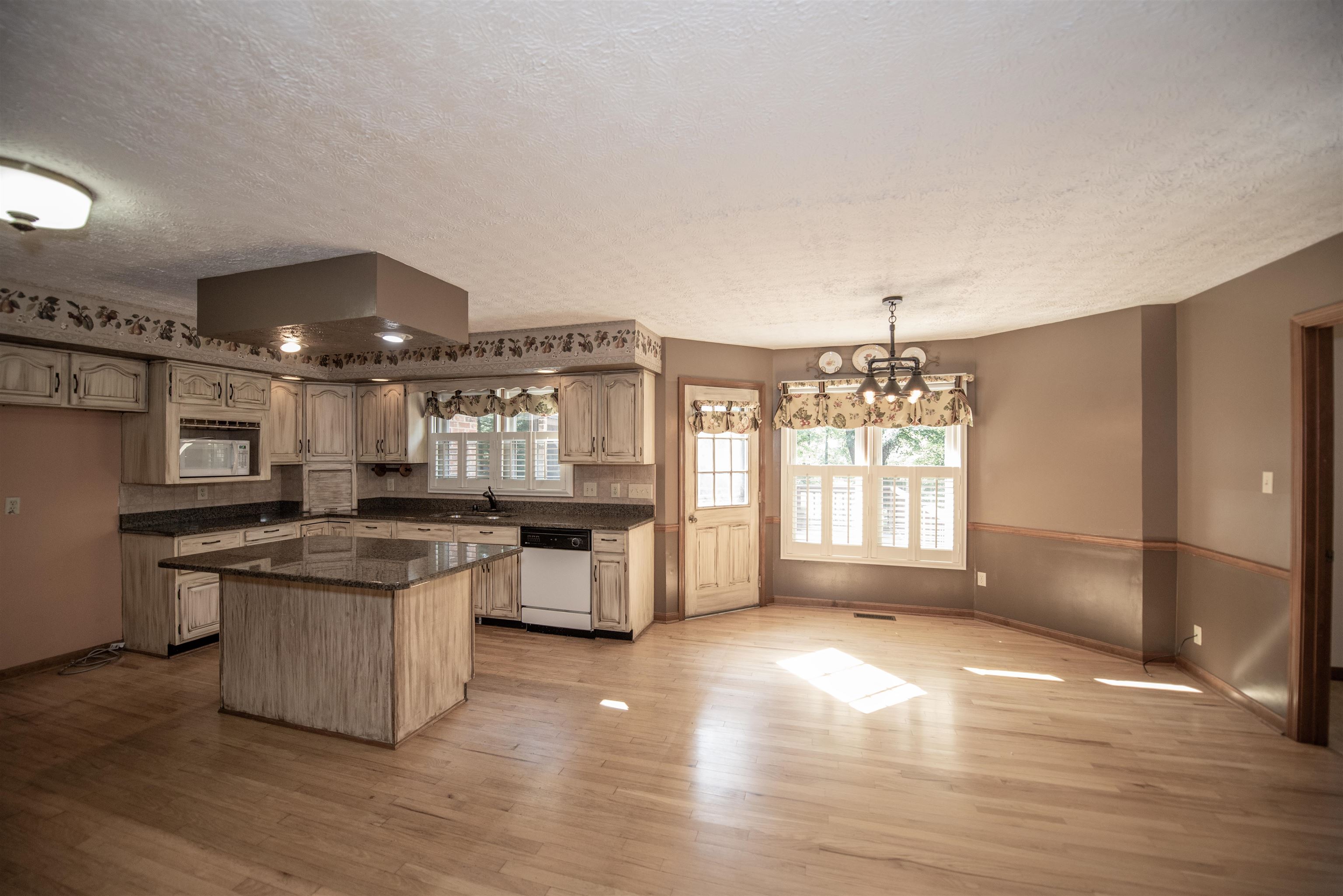 4032 Foxtail Place, Owensboro, Kentucky 42303-0000, 4 Bedrooms Bedrooms, ,2 BathroomsBathrooms,Single Family Residence,For Sale,Foxtail Place,90503