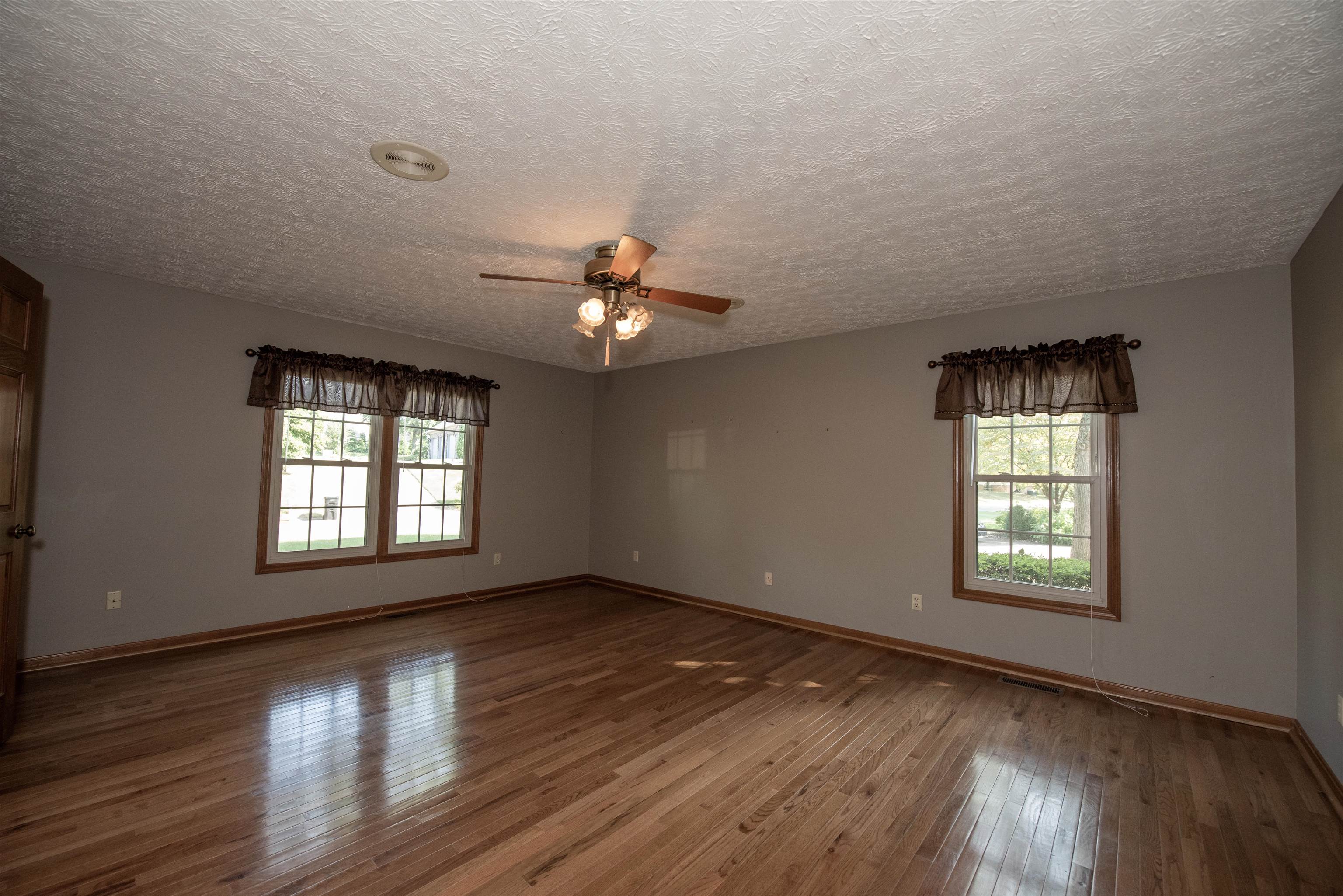 4032 Foxtail Place, Owensboro, Kentucky 42303-0000, 4 Bedrooms Bedrooms, ,2 BathroomsBathrooms,Single Family Residence,For Sale,Foxtail Place,90503