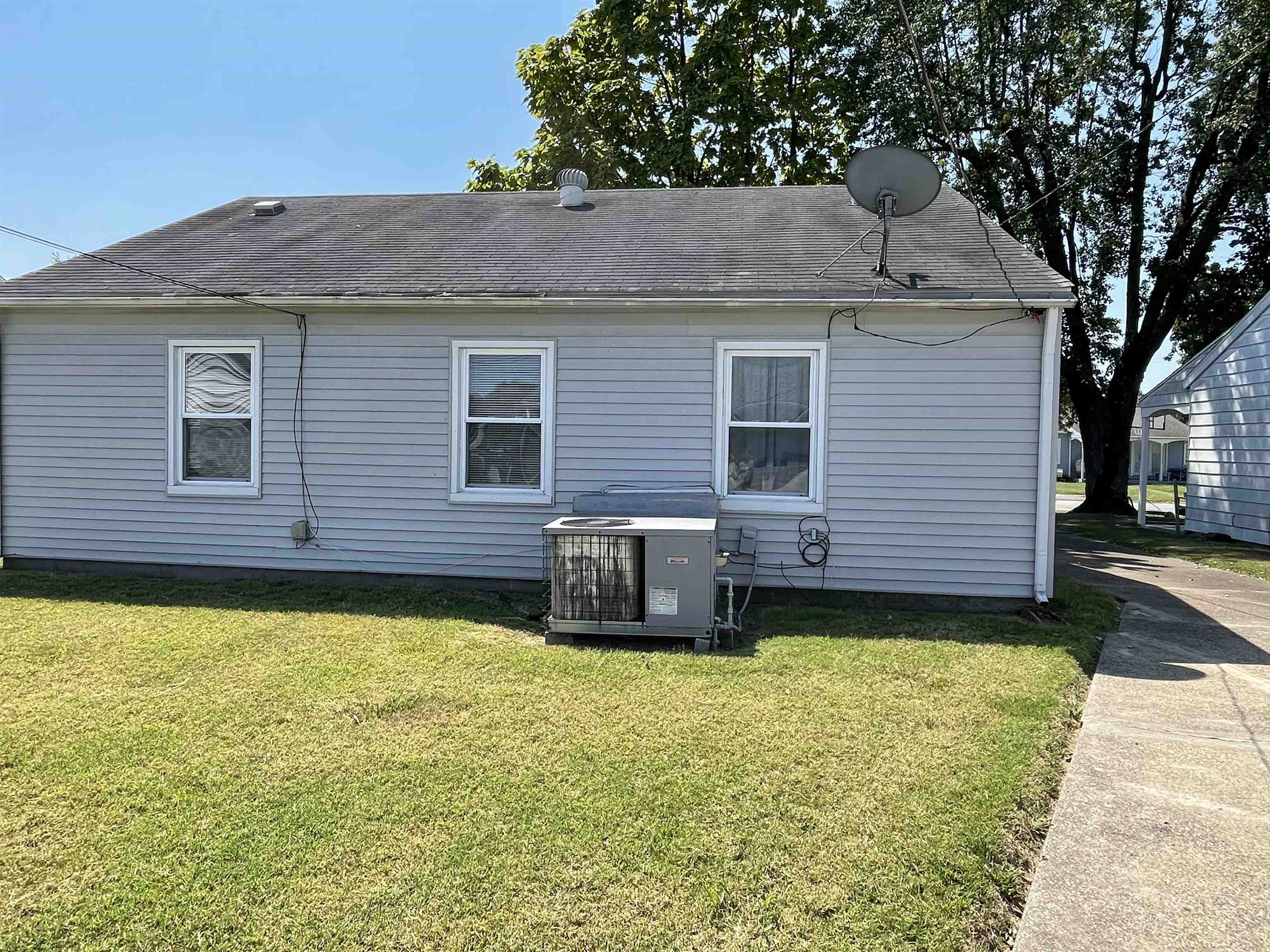 3307 Ridgewood Street, Owensboro, Kentucky 42301, 3 Bedrooms Bedrooms, ,1 BathroomBathrooms,Ranch,For Sale,Ridgewood Street,90508