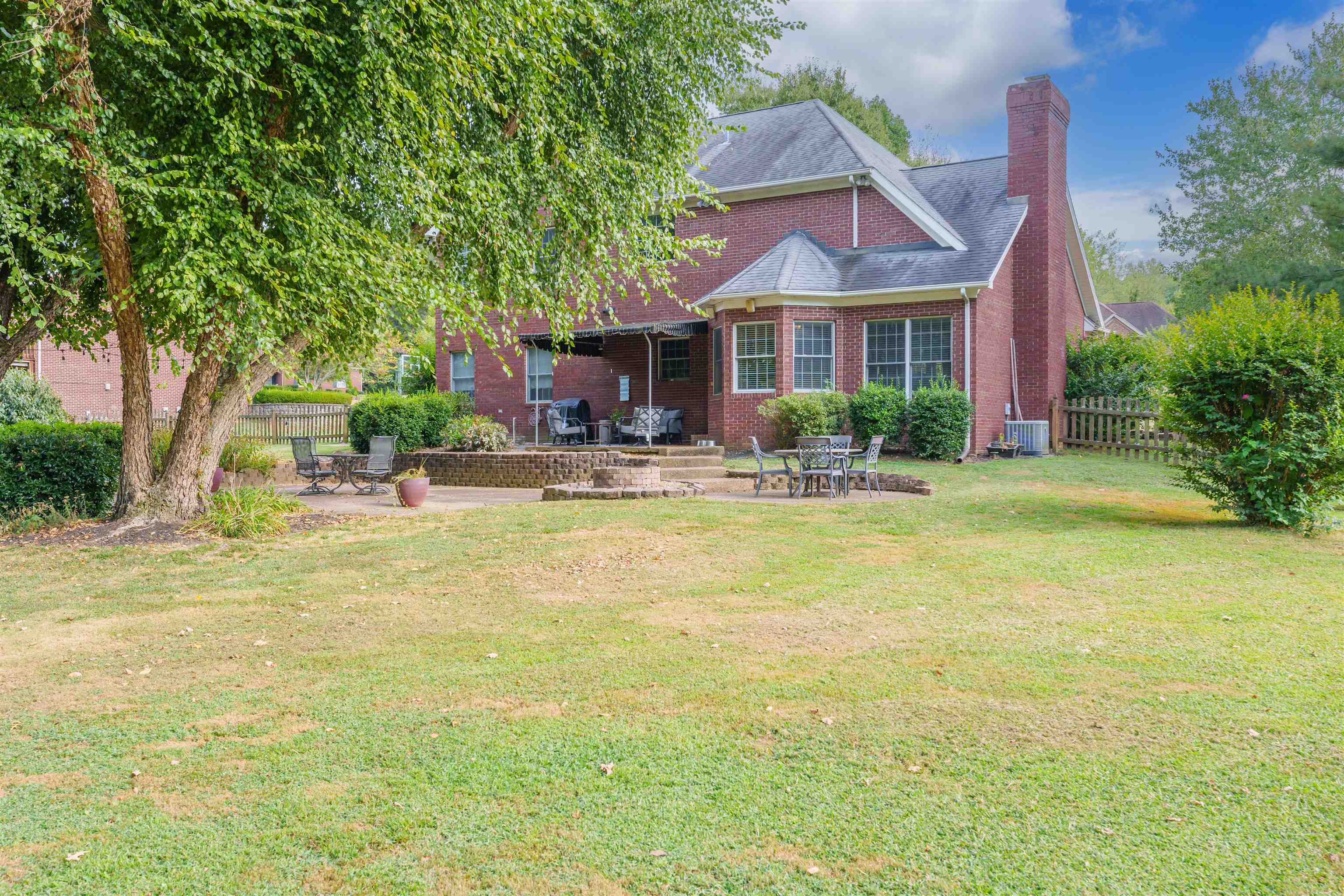 4859 Oak Meadow Ct, Owensboro, Kentucky 42303, 4 Bedrooms Bedrooms, ,3 BathroomsBathrooms,Single Family Residence,For Sale,Oak Meadow Ct,90524