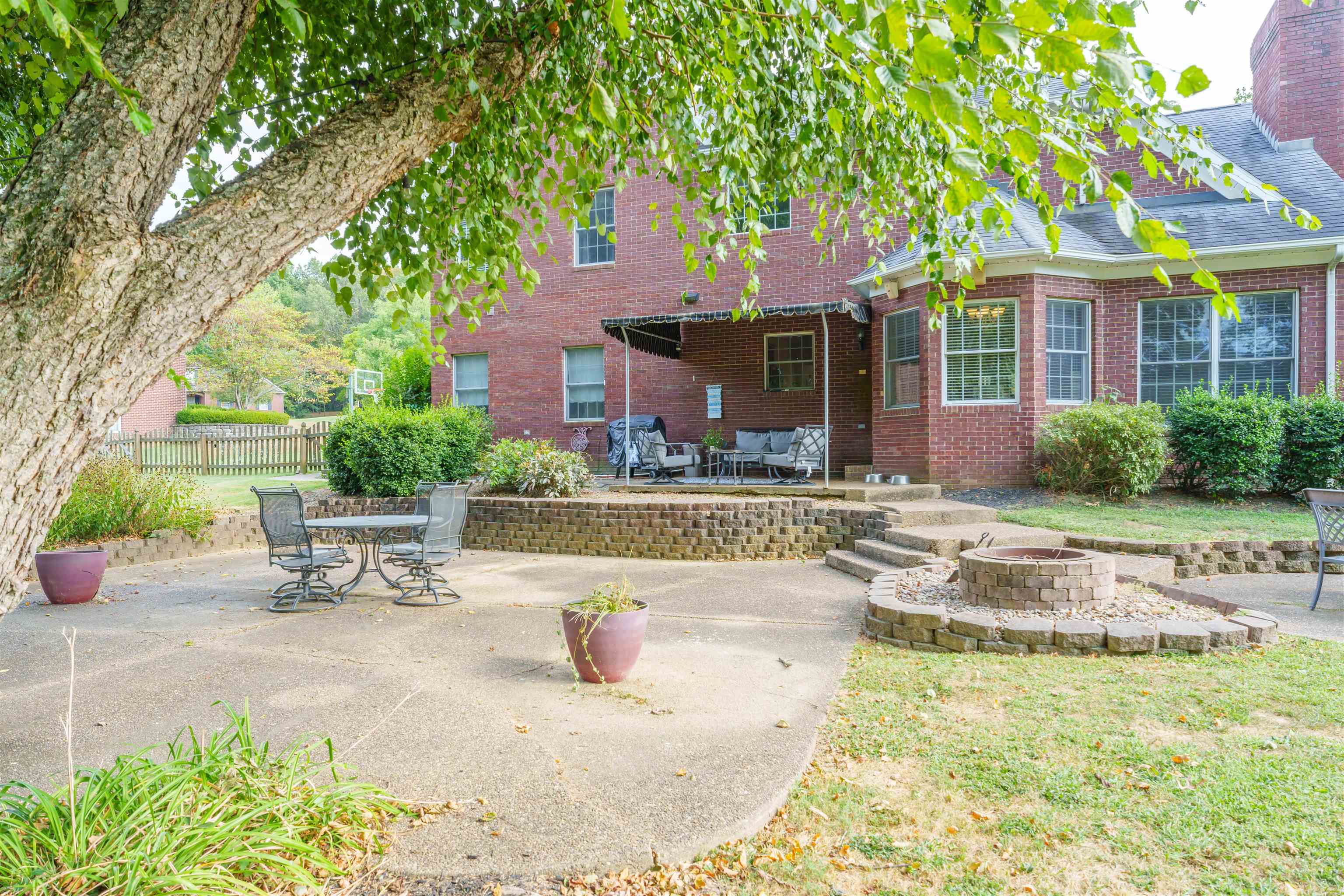 4859 Oak Meadow Ct, Owensboro, Kentucky 42303, 4 Bedrooms Bedrooms, ,3 BathroomsBathrooms,Single Family Residence,For Sale,Oak Meadow Ct,90524