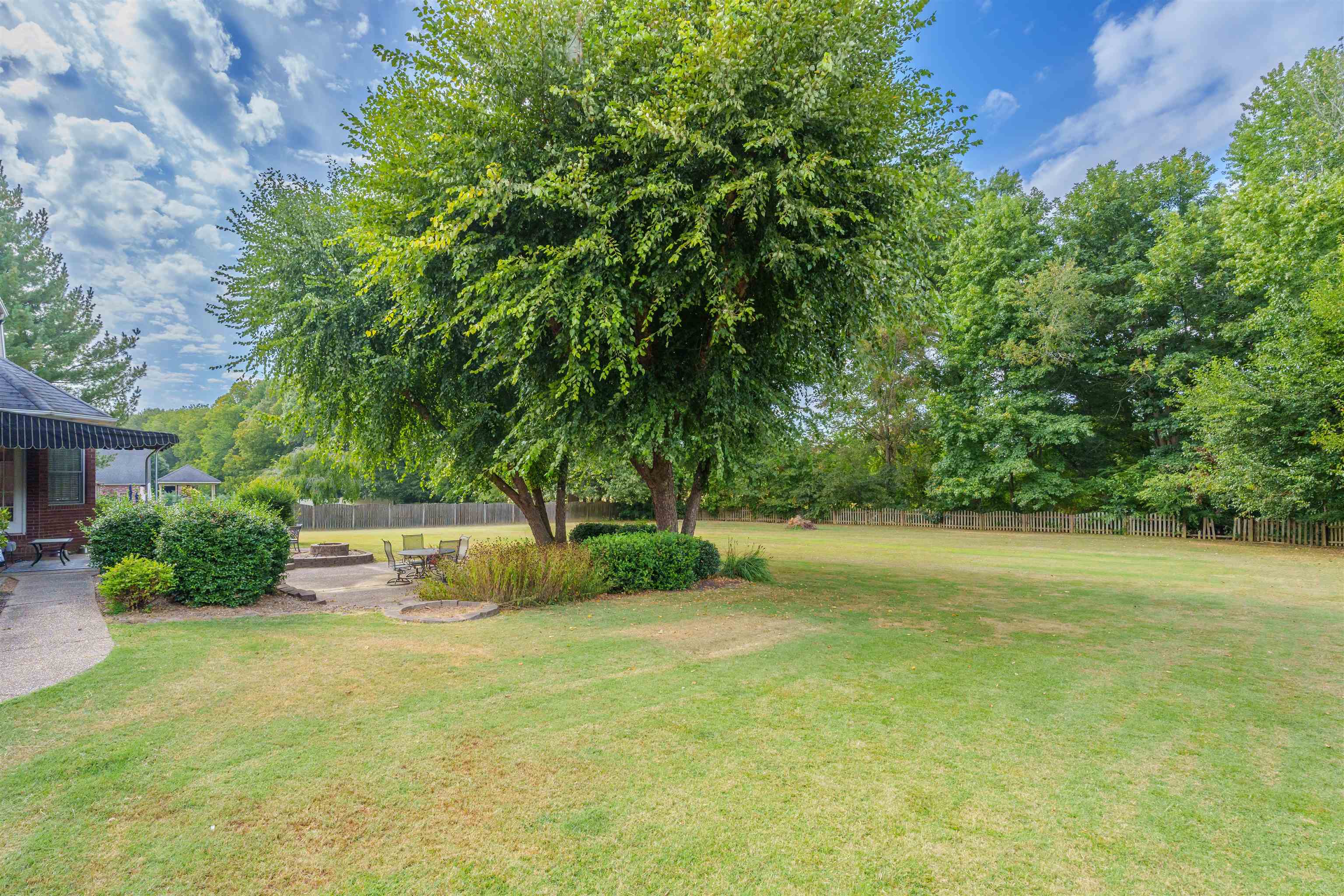 4859 Oak Meadow Ct, Owensboro, Kentucky 42303, 4 Bedrooms Bedrooms, ,3 BathroomsBathrooms,Single Family Residence,For Sale,Oak Meadow Ct,90524