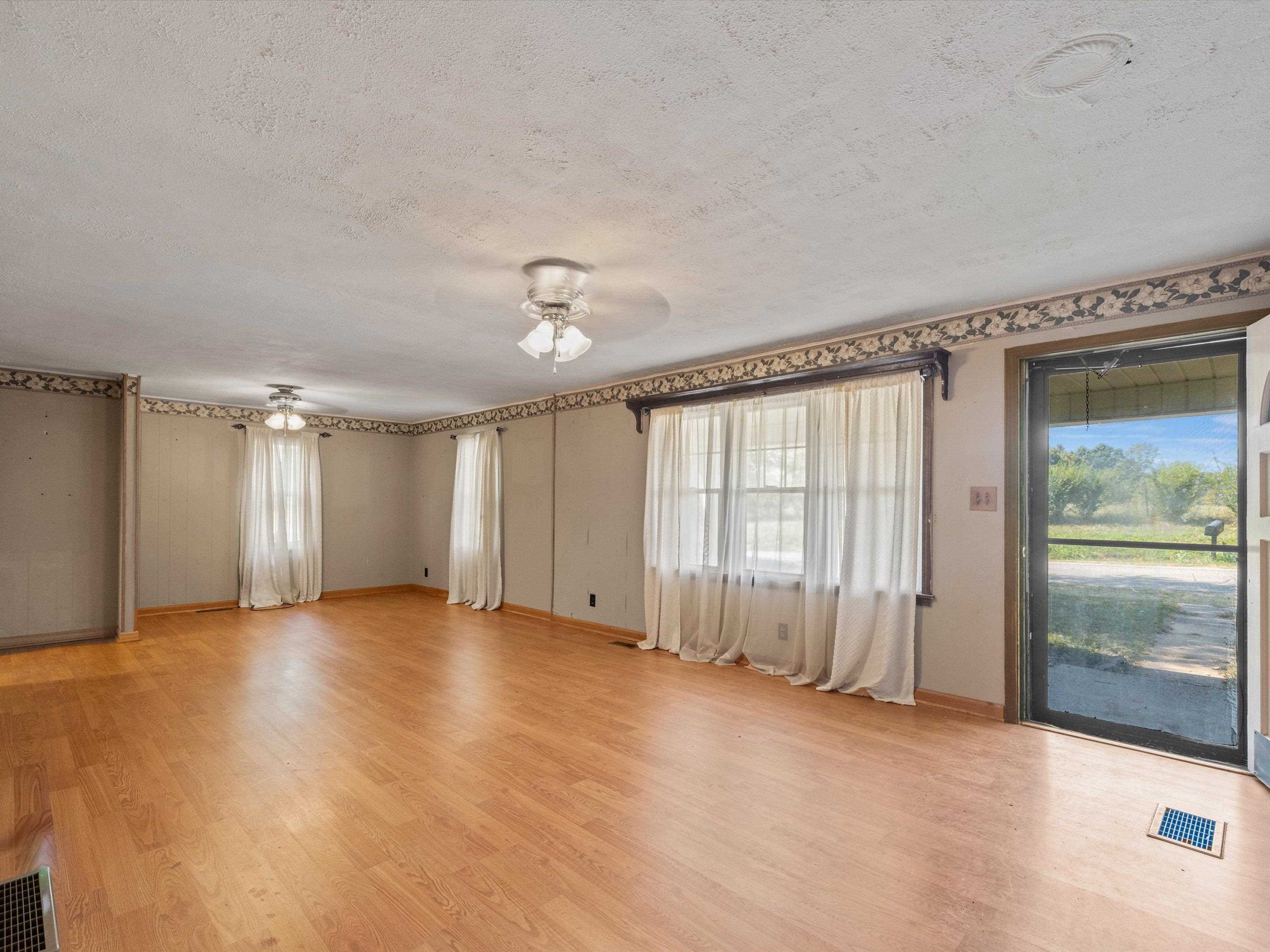 1195 Tick Ridge Rd, Hawesville, Kentucky 42348, 3 Bedrooms Bedrooms, ,2 BathroomsBathrooms,Single Family Residence,For Sale,Tick Ridge Rd,90529