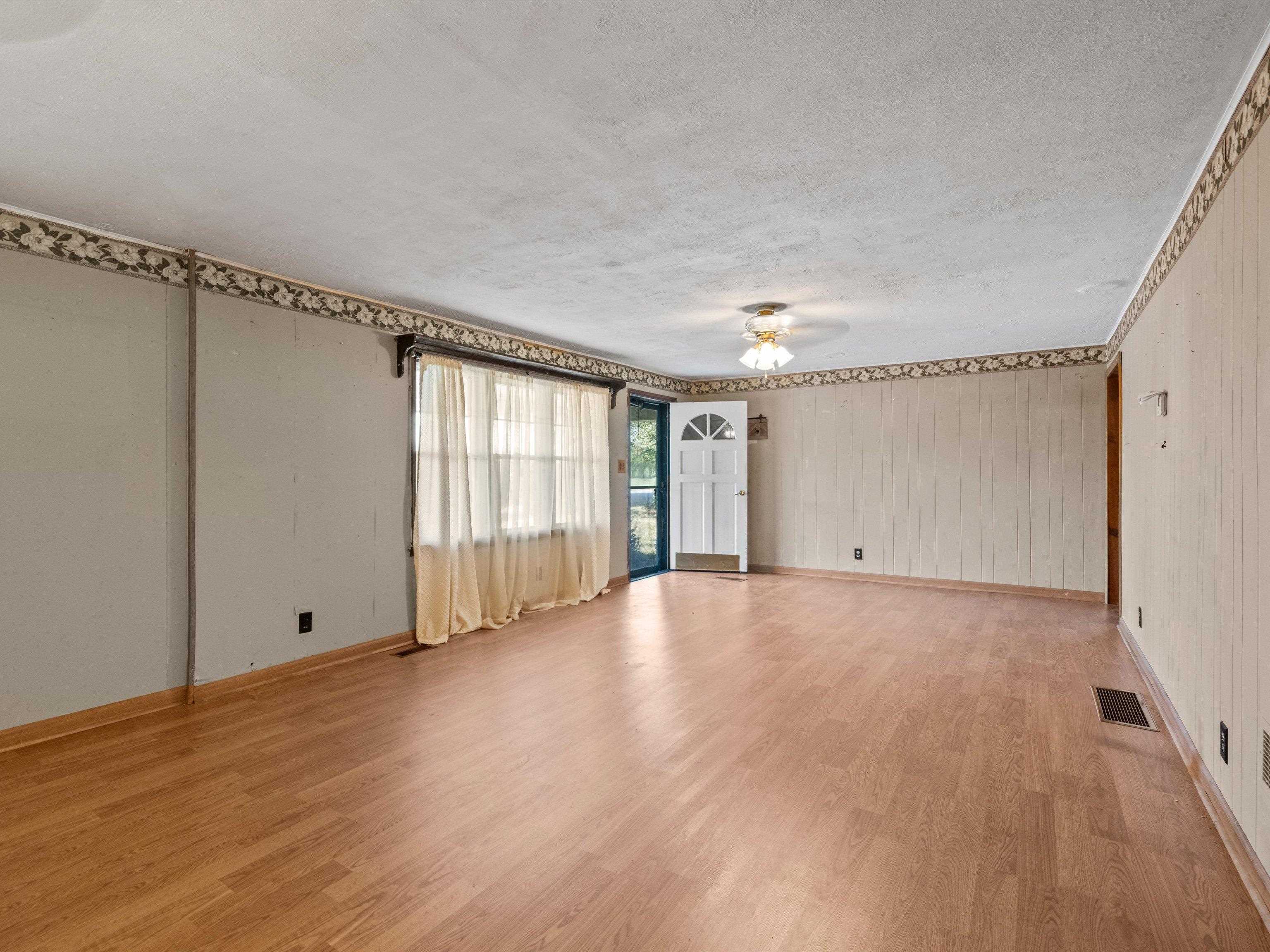 1195 Tick Ridge Rd, Hawesville, Kentucky 42348, 3 Bedrooms Bedrooms, ,2 BathroomsBathrooms,Single Family Residence,For Sale,Tick Ridge Rd,90529