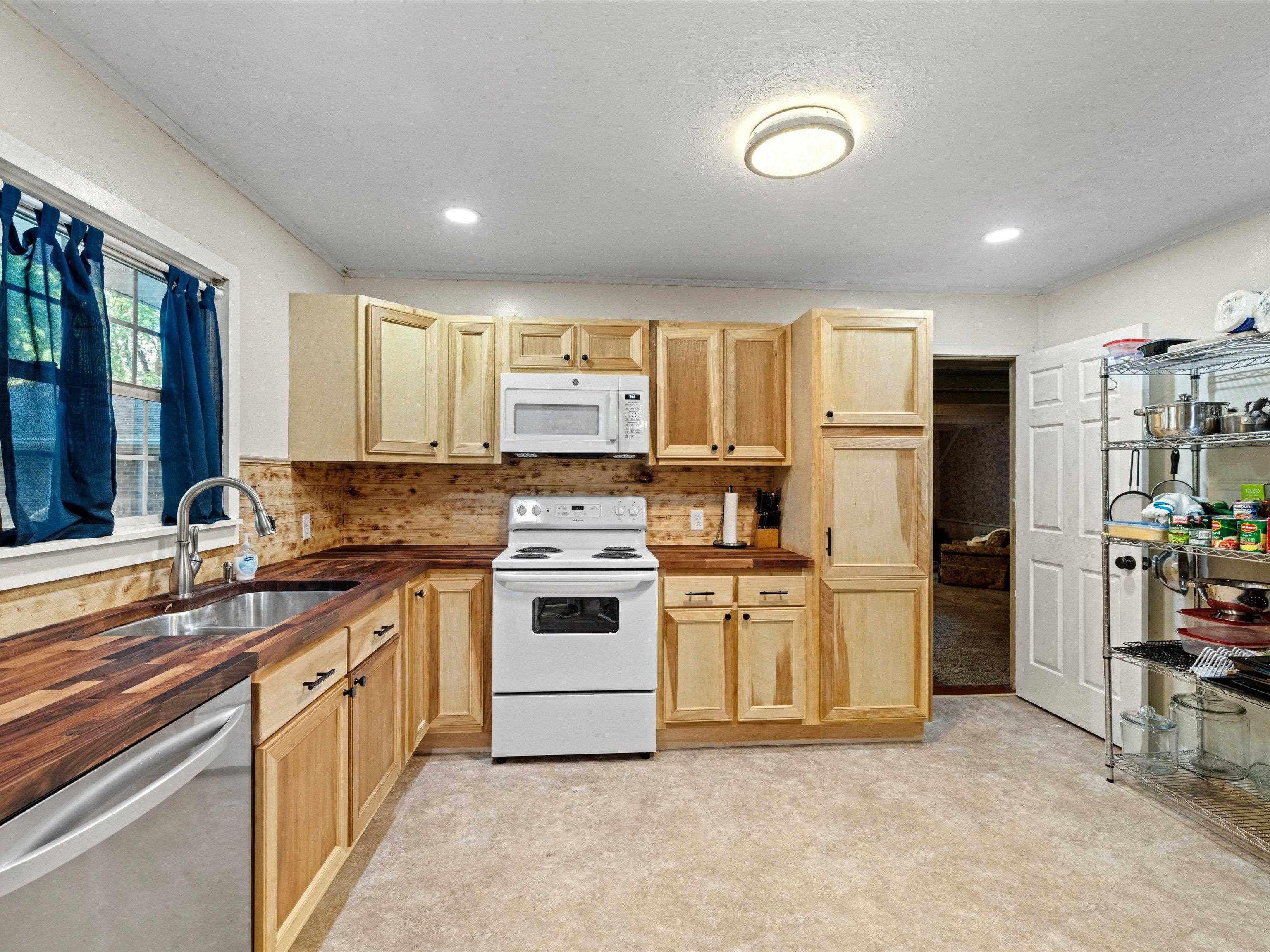 3510 London Pike, Philpot, Kentucky 42366, 3 Bedrooms Bedrooms, ,2 BathroomsBathrooms,Single Family Residence,For Sale,London Pike,90531