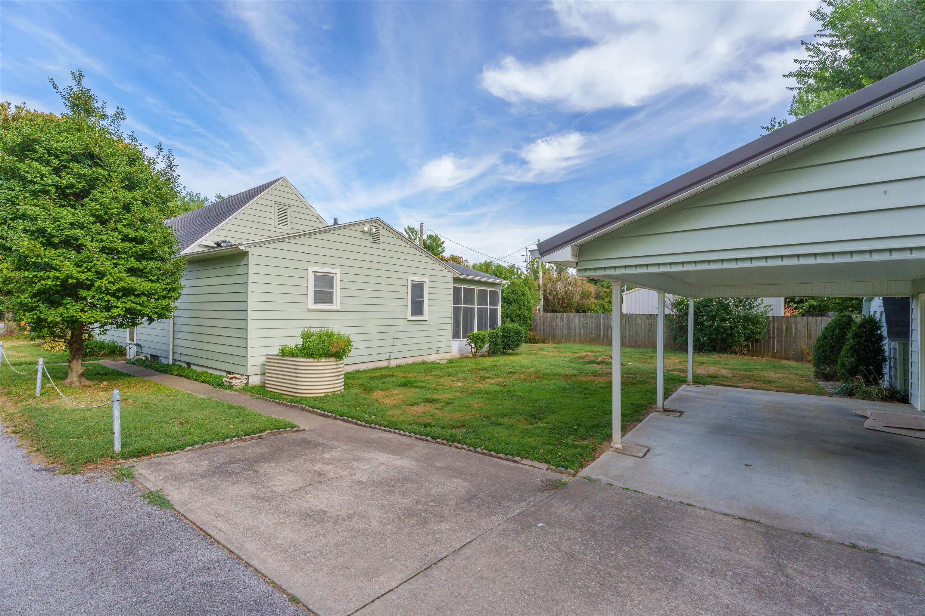 304 Stewart Ct., Owensboro, Kentucky 42303, 2 Bedrooms Bedrooms, ,1 BathroomBathrooms,Single Family Residence,For Sale,Stewart Ct.,90541