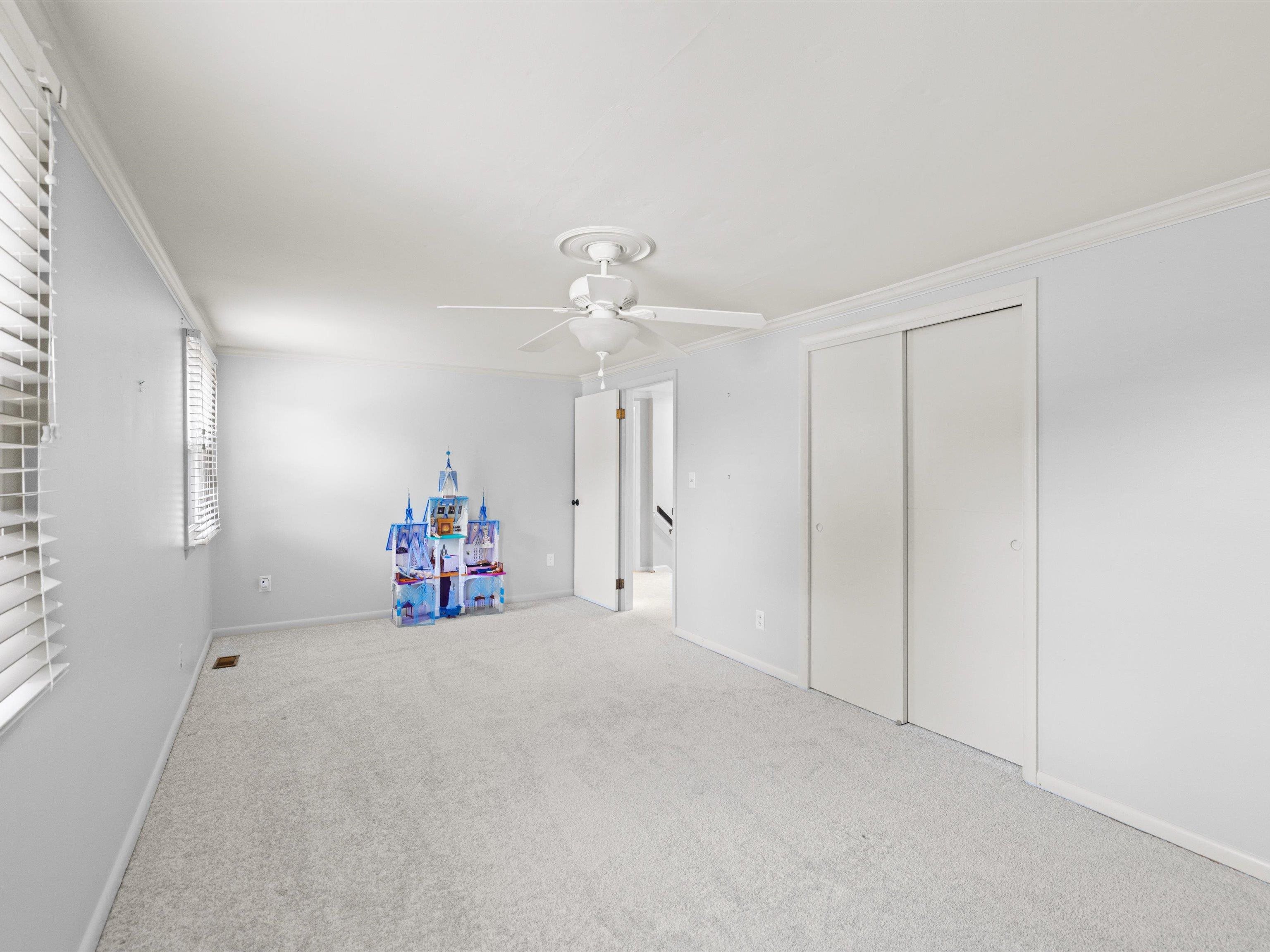 2115 Sheridan Place, Owensboro, Kentucky 42301, 5 Bedrooms Bedrooms, ,3 BathroomsBathrooms,Single Family Residence,For Sale,Sheridan Place,90545