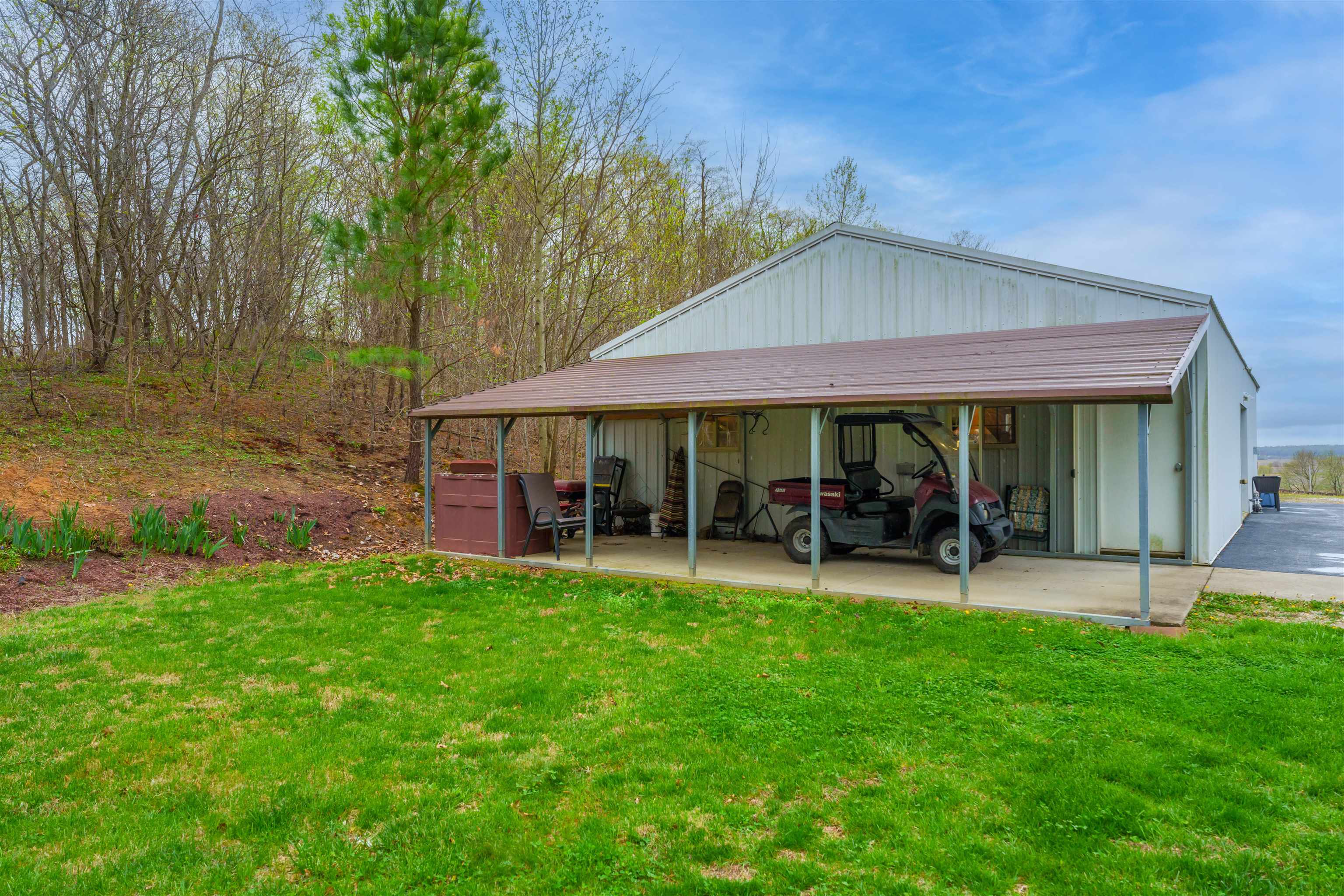 6519 HWY 279 S, Owensboro, Kentucky 42301, 3 Bedrooms Bedrooms, ,2 BathroomsBathrooms,Single Family Residence,For Sale,HWY 279 S,90549