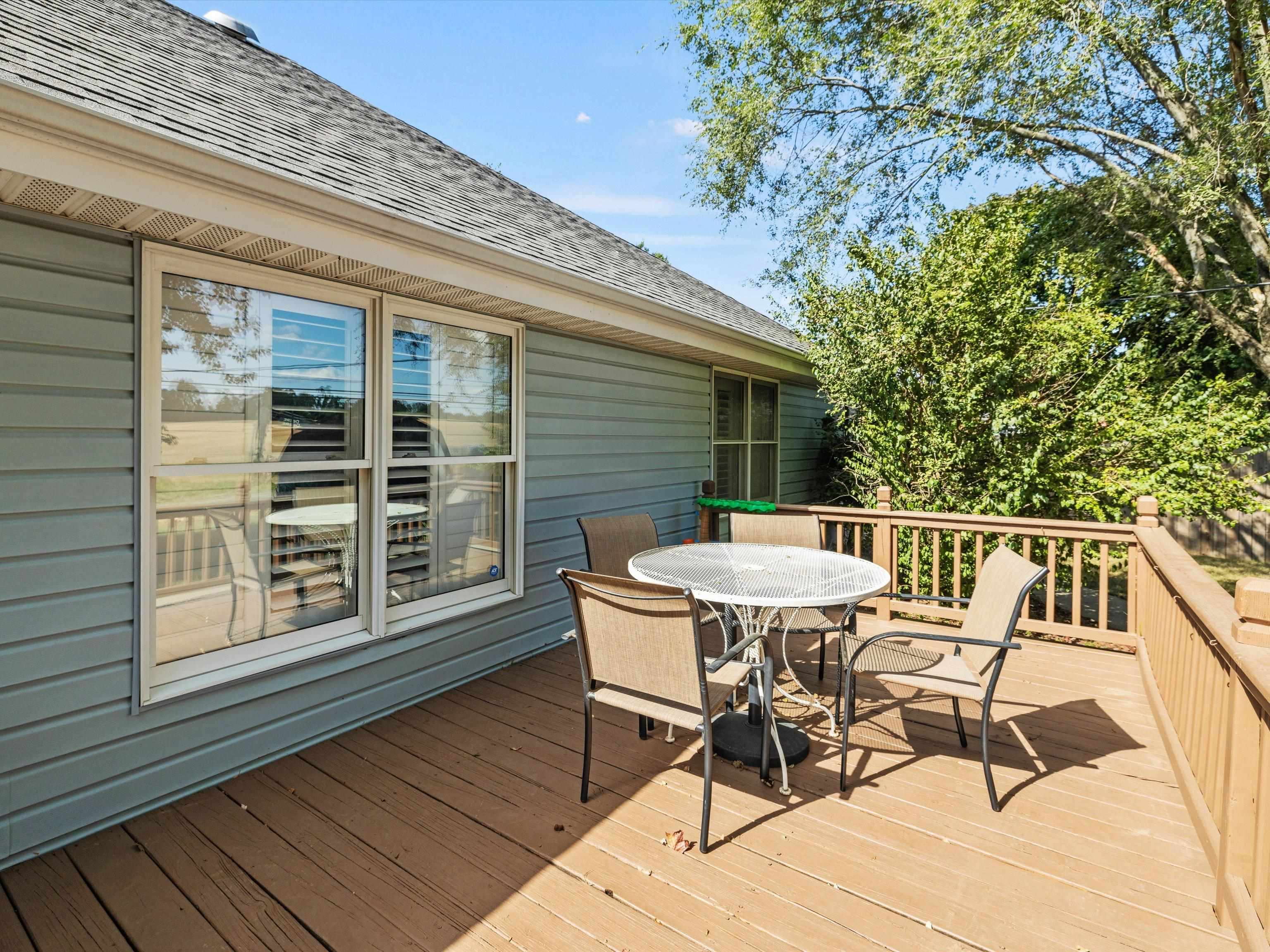 1122 Landing Meadows Dr, Henderson, Kentucky 42420, 3 Bedrooms Bedrooms, ,2 BathroomsBathrooms,Single Family Residence,For Sale,Landing Meadows Dr,90553